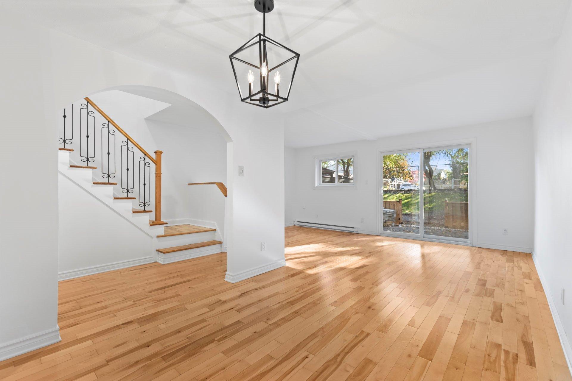 









4772Z


Rue Lake

,
Dollard-des-Ormeaux,




QC
H9G1G8

