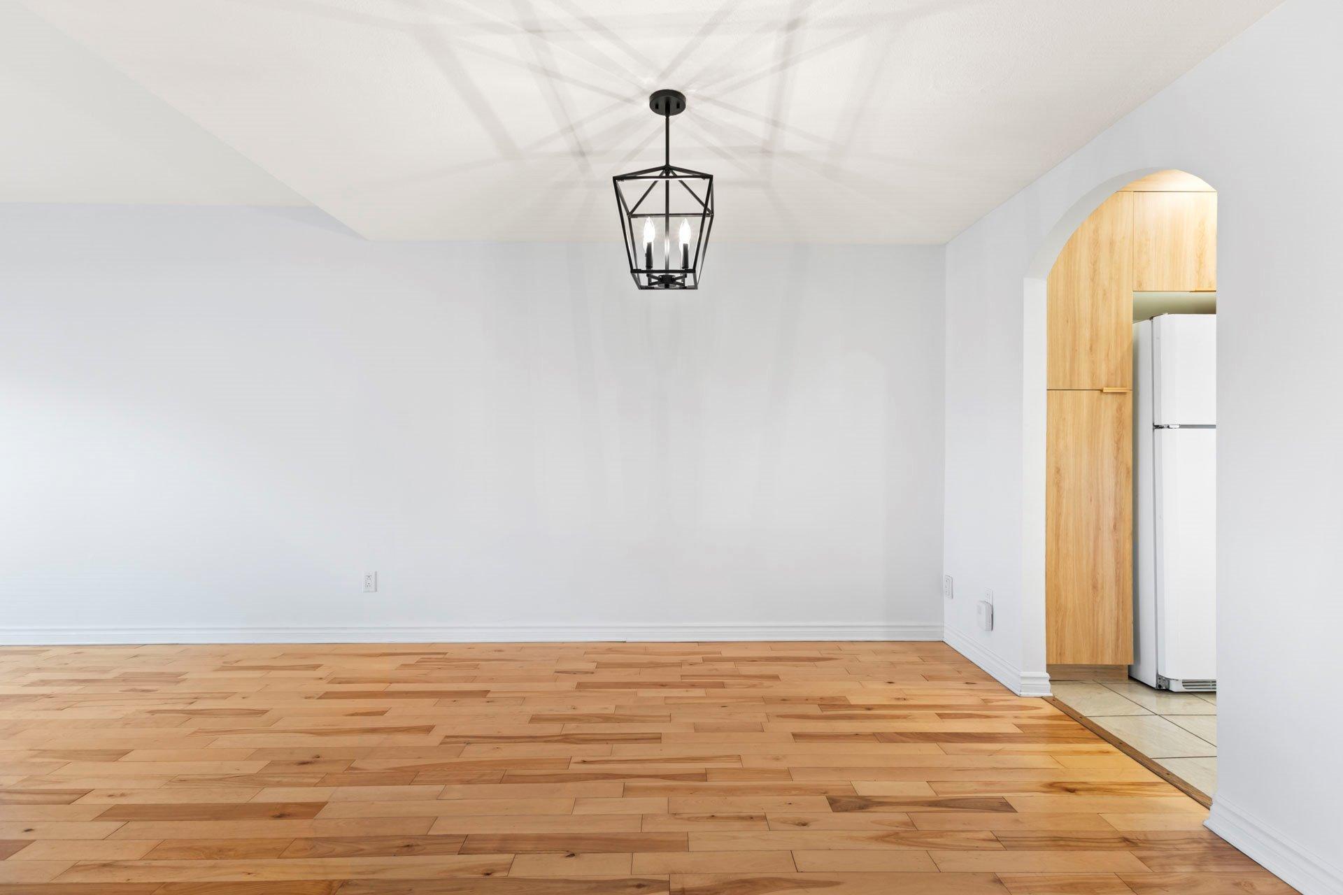 









4772Z


Rue Lake

,
Dollard-des-Ormeaux,




QC
H9G1G8

