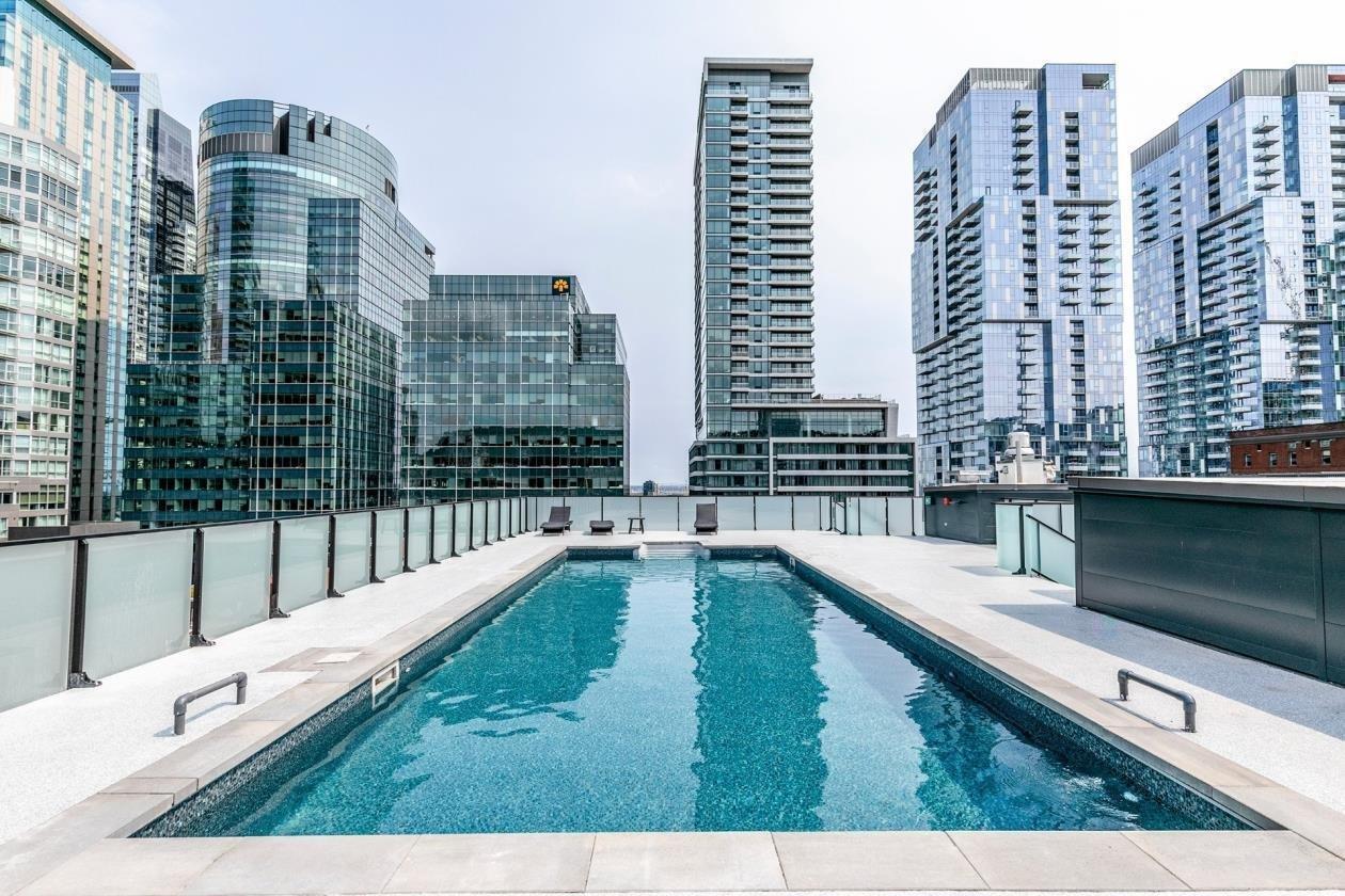 









1182


Rue Crescent

, 604,
Montréal (Ville-Marie),




QC
H3G0G6

