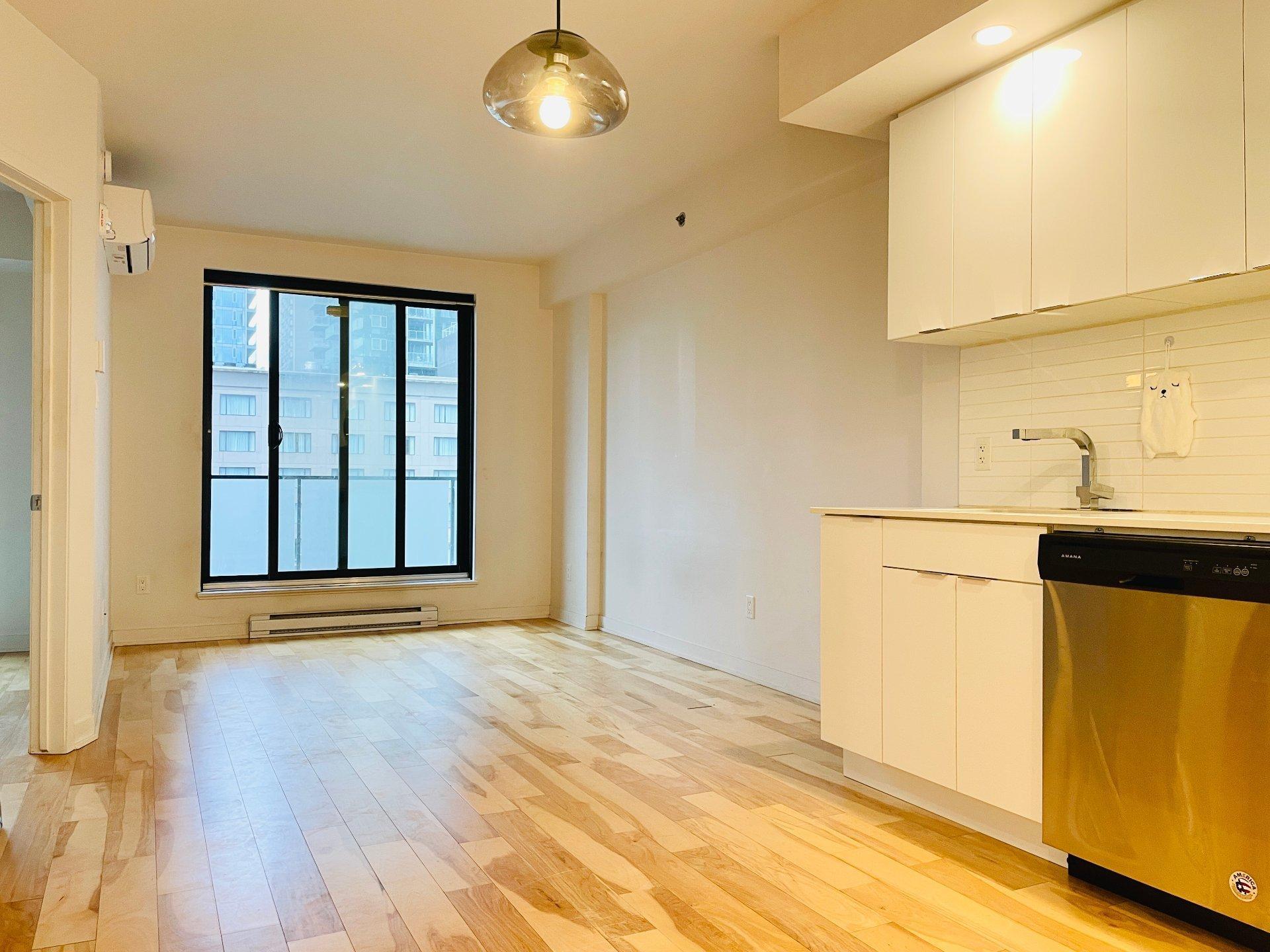 









1182


Rue Crescent

, 604,
Montréal (Ville-Marie),




QC
H3G0G6

