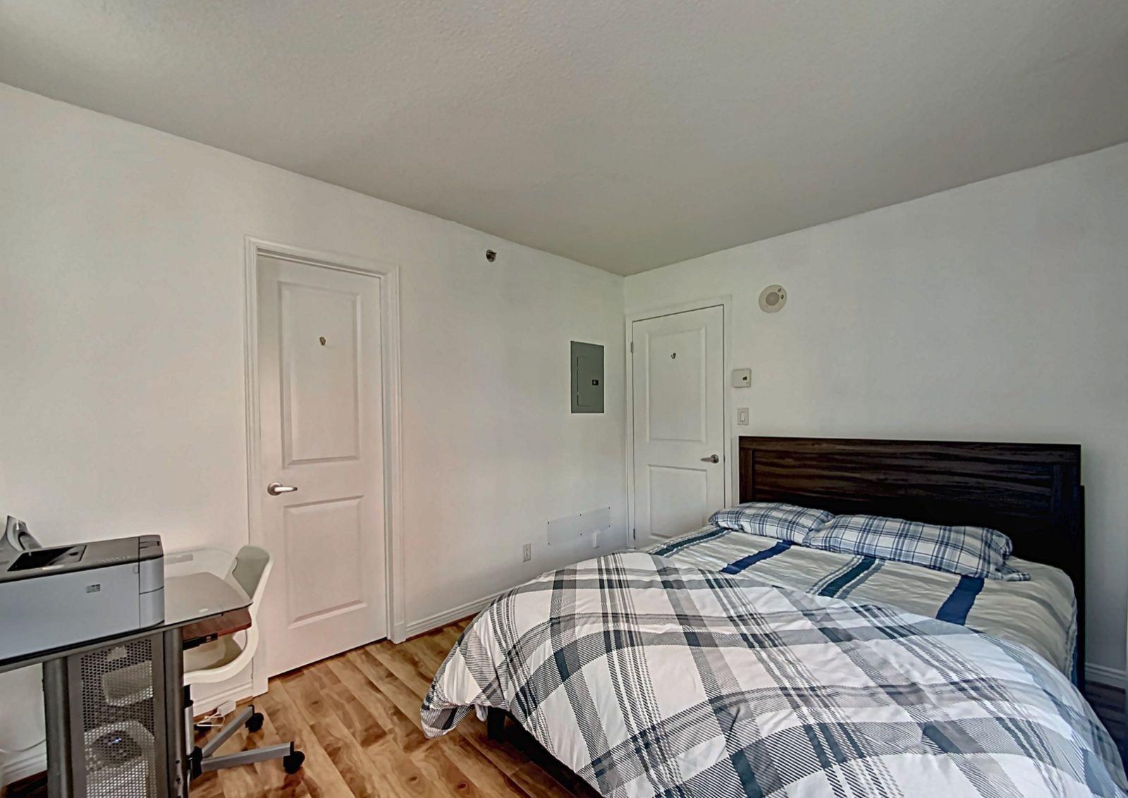 









1225


Rue Notre-Dame O.

, 426,
Montréal (Ville-Marie),




QC
H3C6S3

