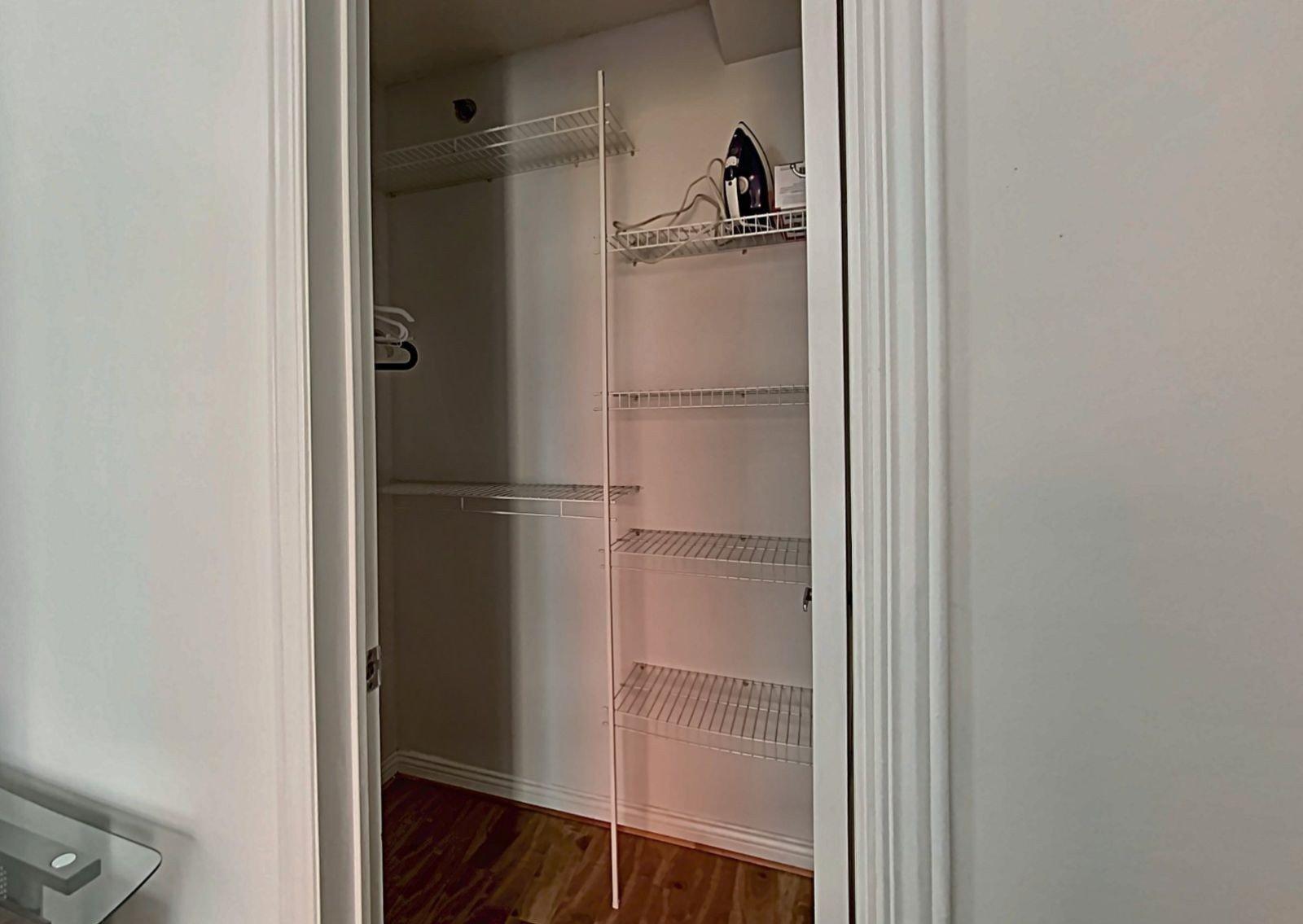 









1225


Rue Notre-Dame O.

, 426,
Montréal (Ville-Marie),




QC
H3C6S3

