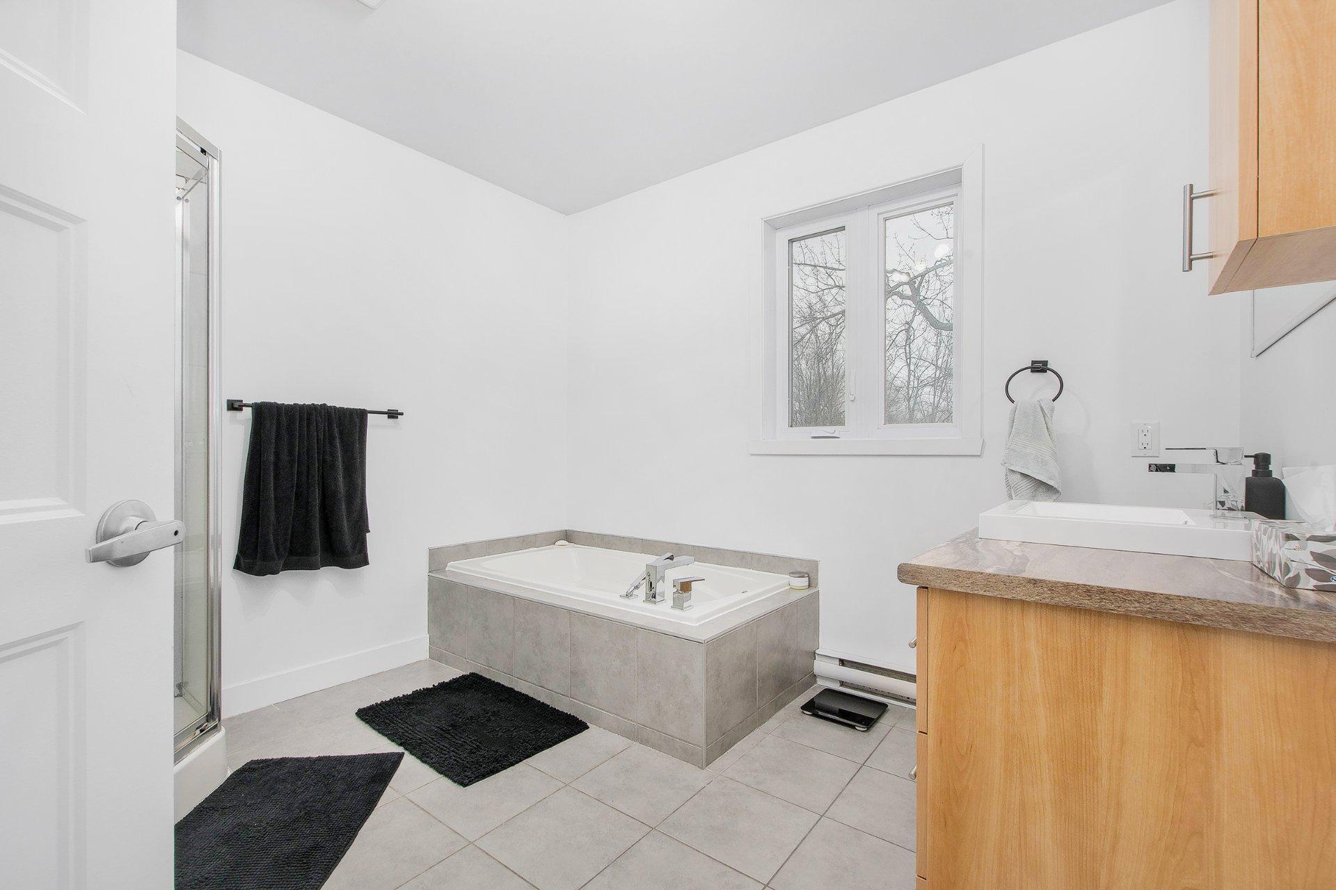 









1408

 - 1410


Rue Poirier

,
Mascouche,




QC
J0K2T0

