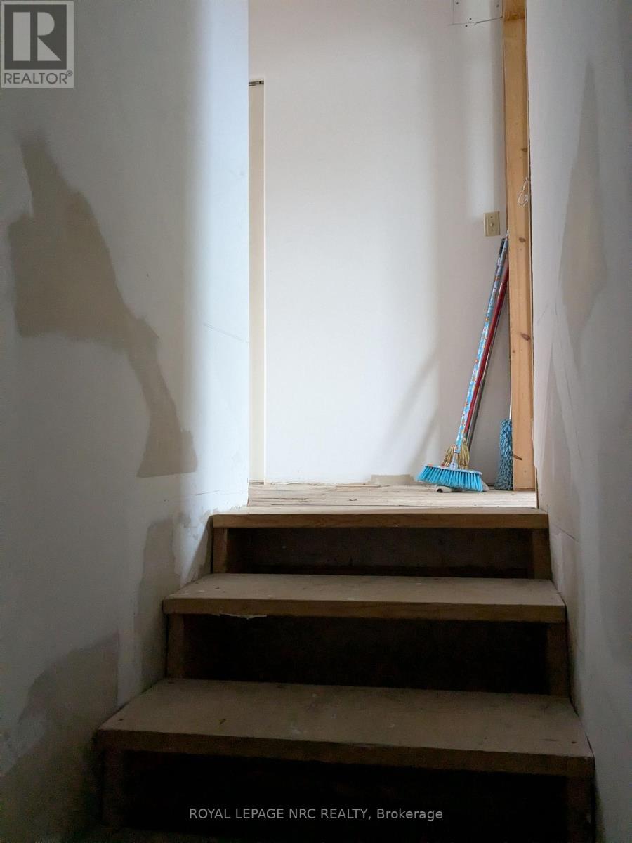 












4742 EPWORTH CIRCLE

,
Niagara Falls (Downtown),




Ontario
L2E1C9

