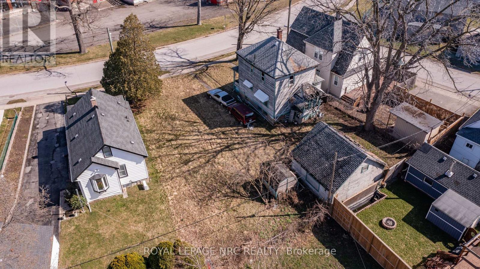 












4742 EPWORTH CIRCLE

,
Niagara Falls (Downtown),




Ontario
L2E1C9

