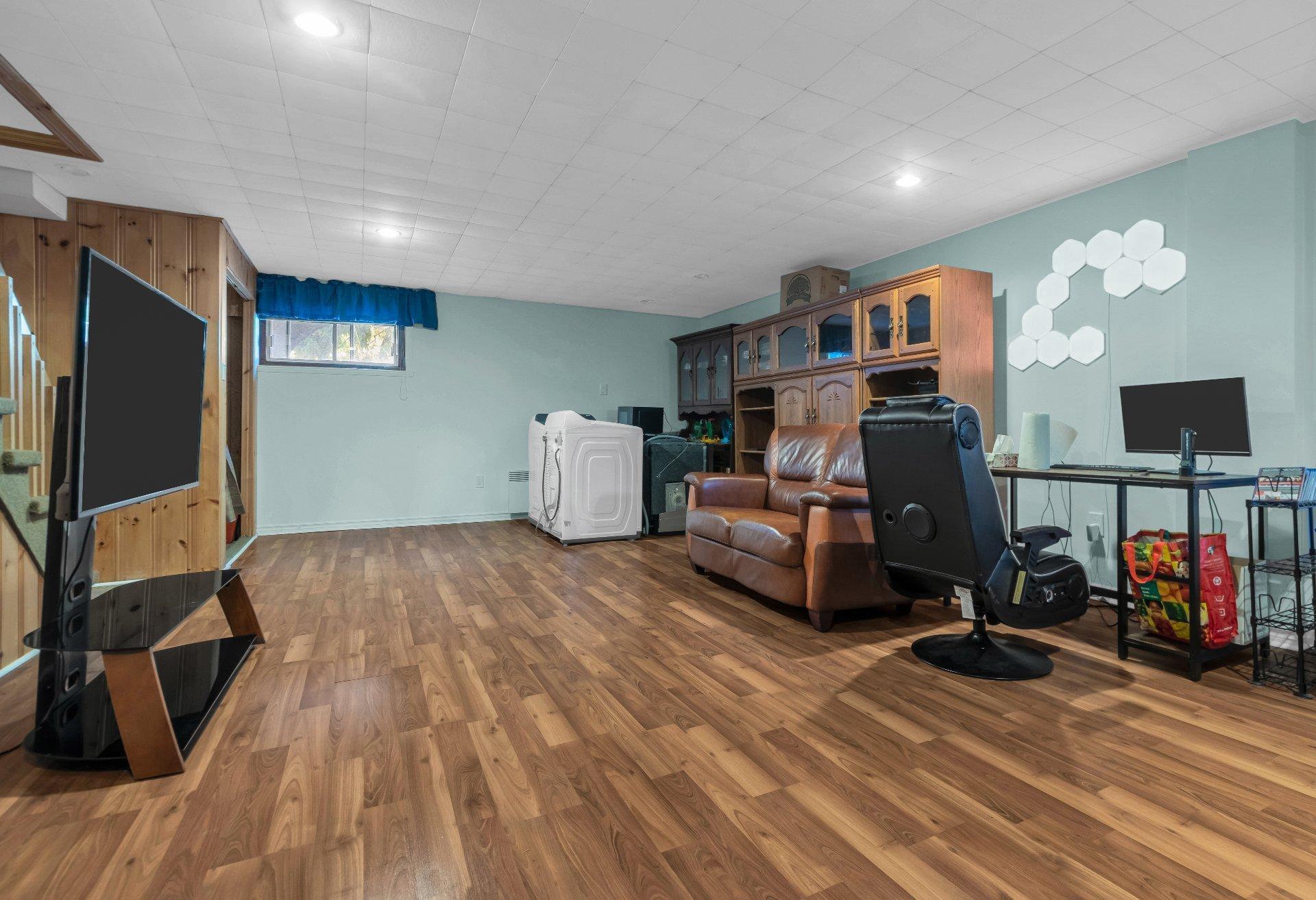 









1350


Rue Provost

,
Brossard,




QC
J4W2R2

