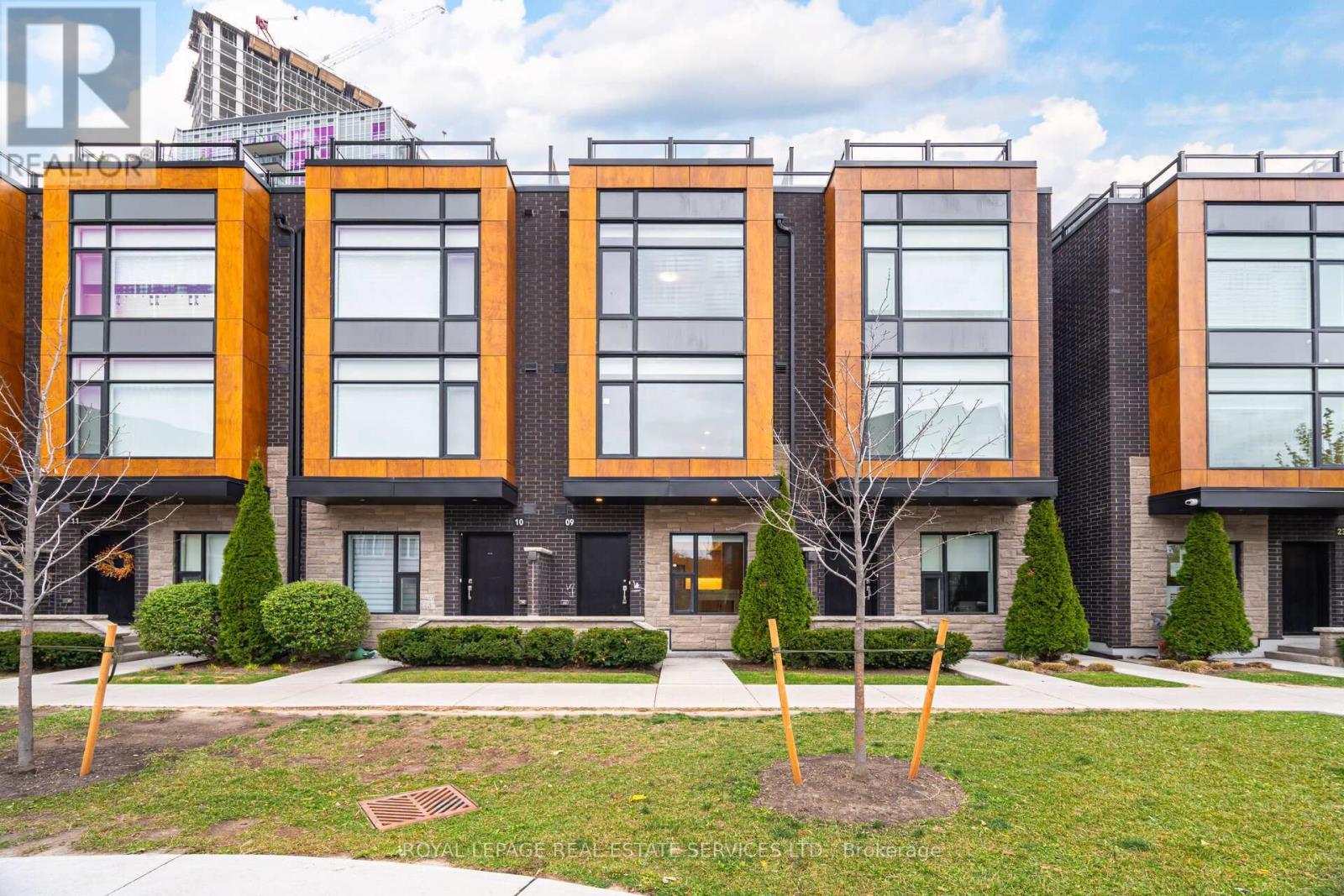 












9 - 200 MALTA AVENUE

,
Brampton,




Ontario
L6Y6H8

