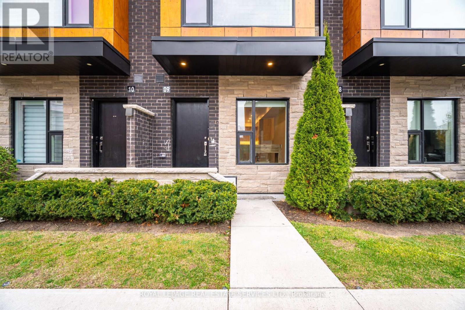 












9 - 200 MALTA AVENUE

,
Brampton,




Ontario
L6Y6H8

