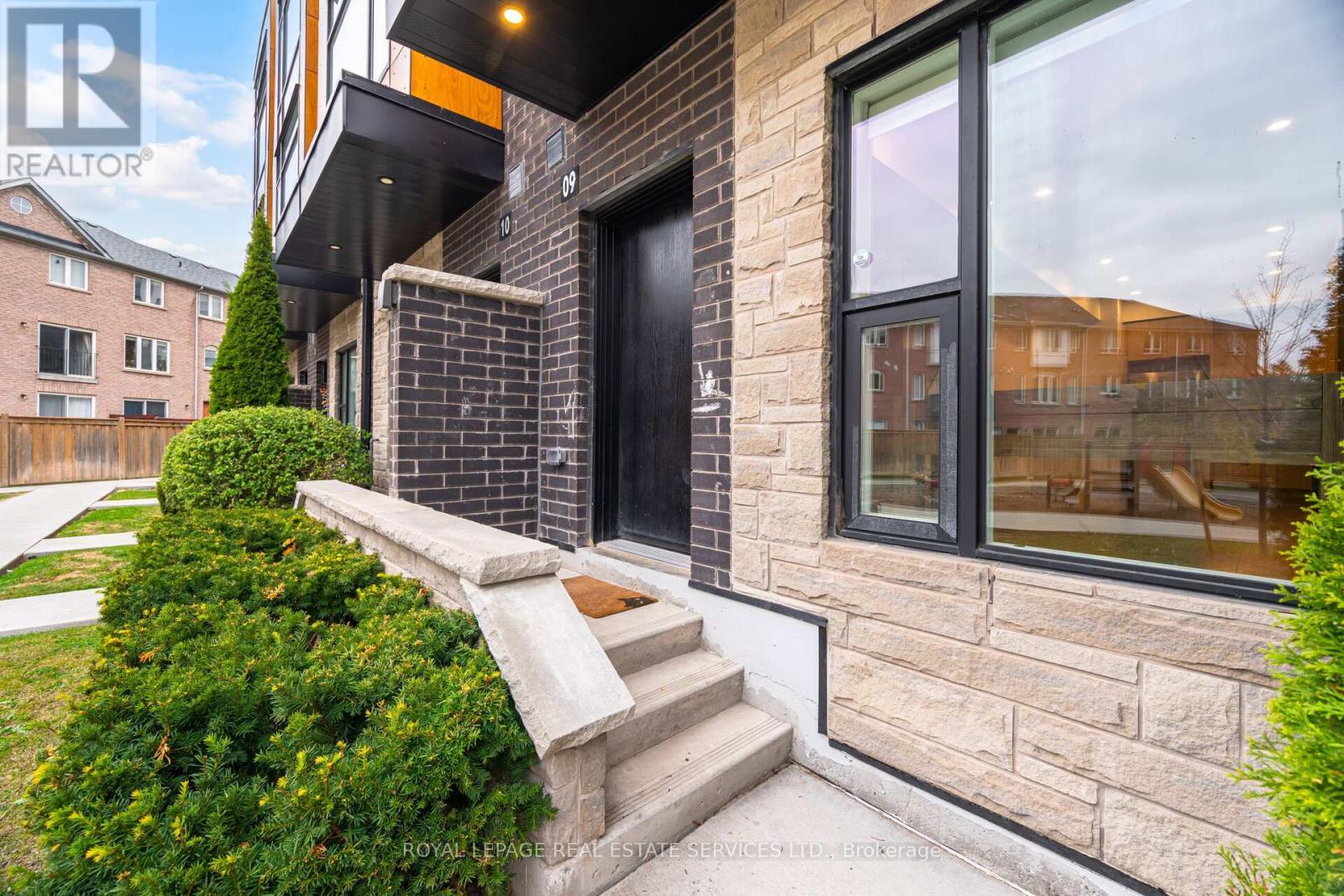 












9 - 200 MALTA AVENUE

,
Brampton,




Ontario
L6Y6H8

