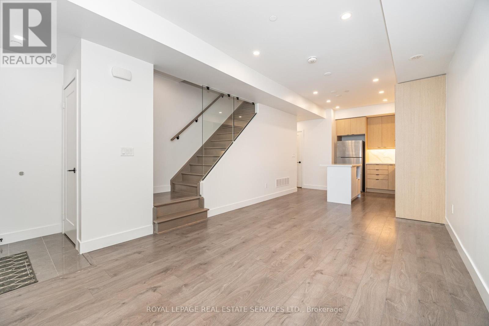 












9 - 200 MALTA AVENUE

,
Brampton,




Ontario
L6Y6H8

