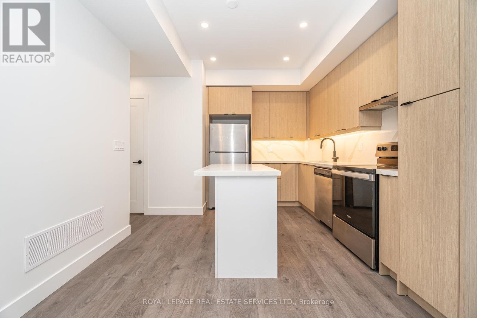 












9 - 200 MALTA AVENUE

,
Brampton,




Ontario
L6Y6H8

