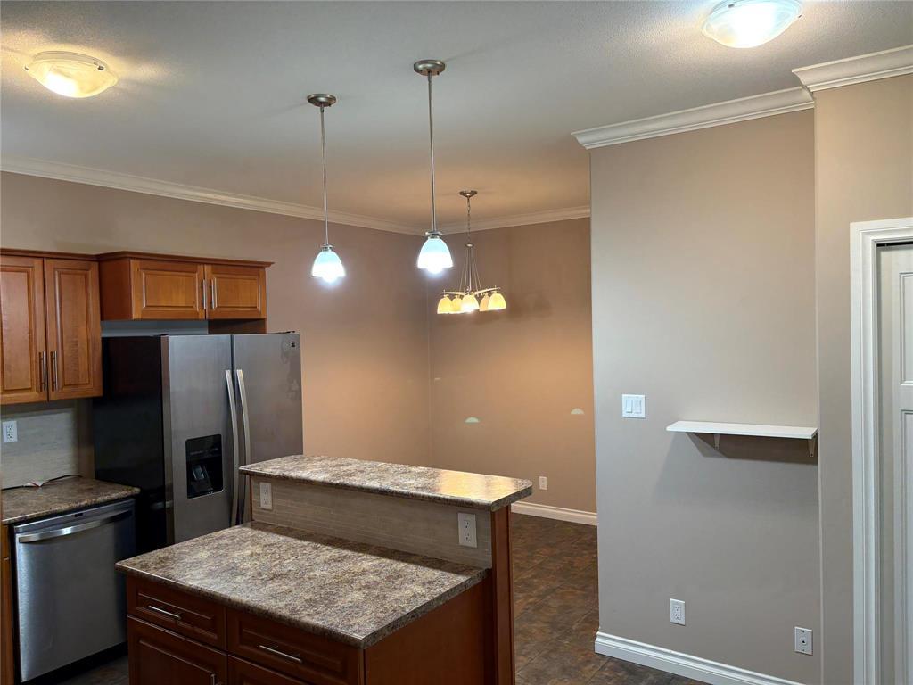 












5 250 7th Avenue N

,
Virden,




Manitoba
R0M2C0

