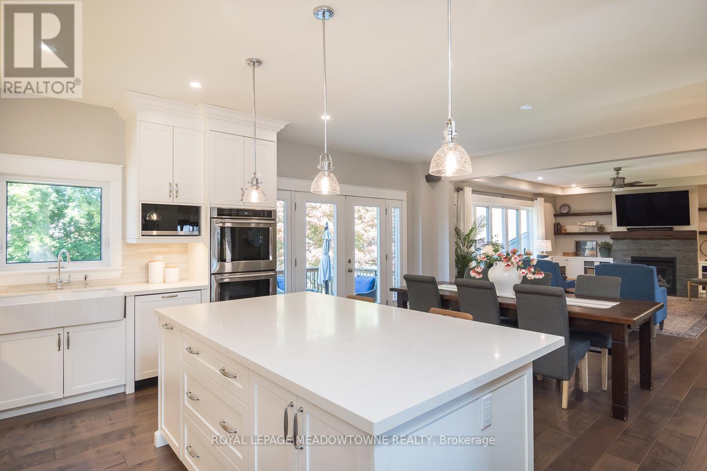 












29 BARTON STREET

,
Milton,




Ontario
L9T1C7

