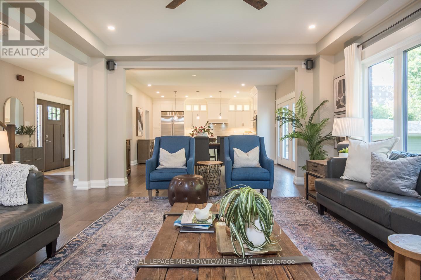 












29 BARTON STREET

,
Milton,




Ontario
L9T1C7

