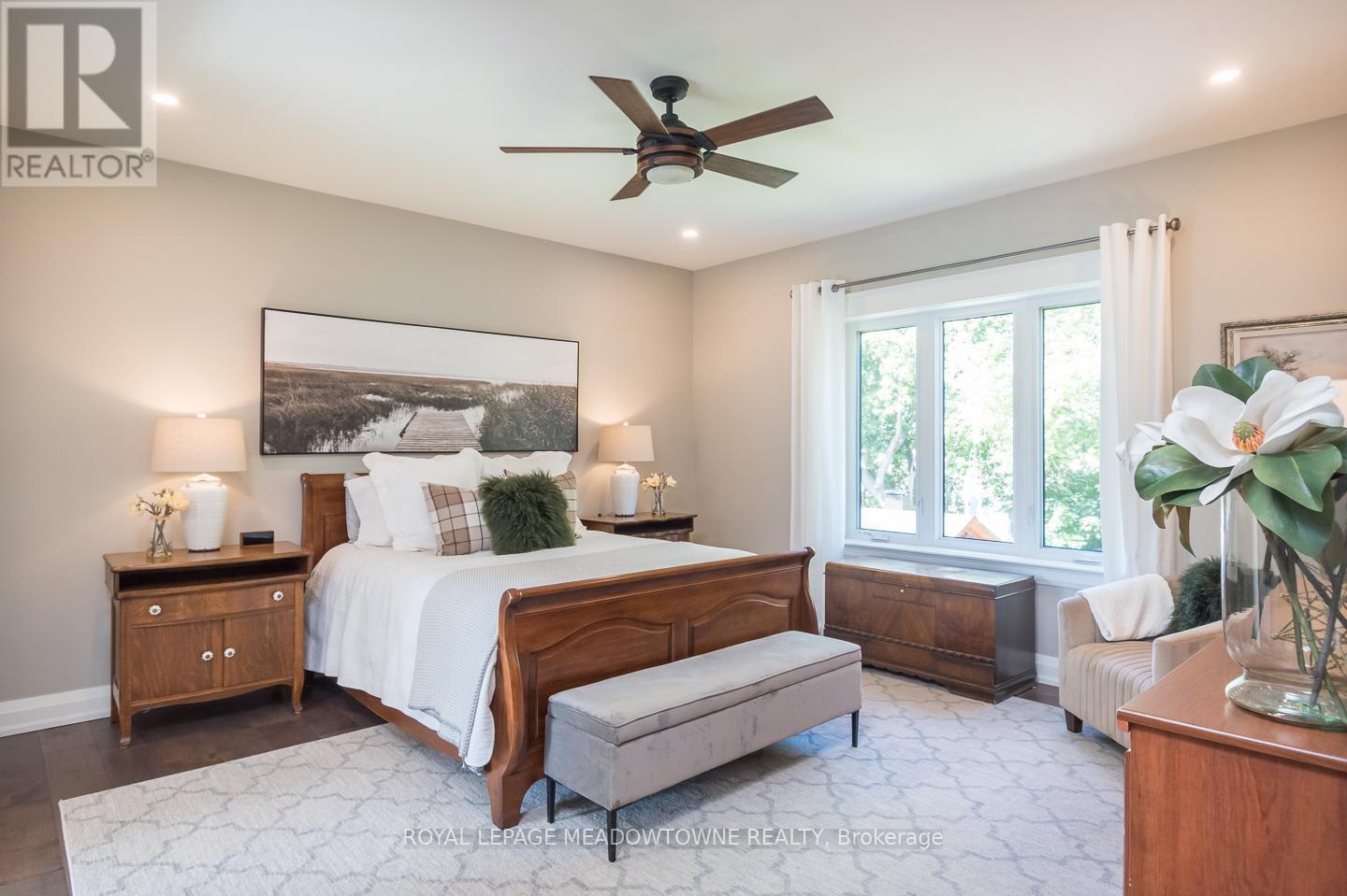 












29 BARTON STREET

,
Milton,




Ontario
L9T1C7

