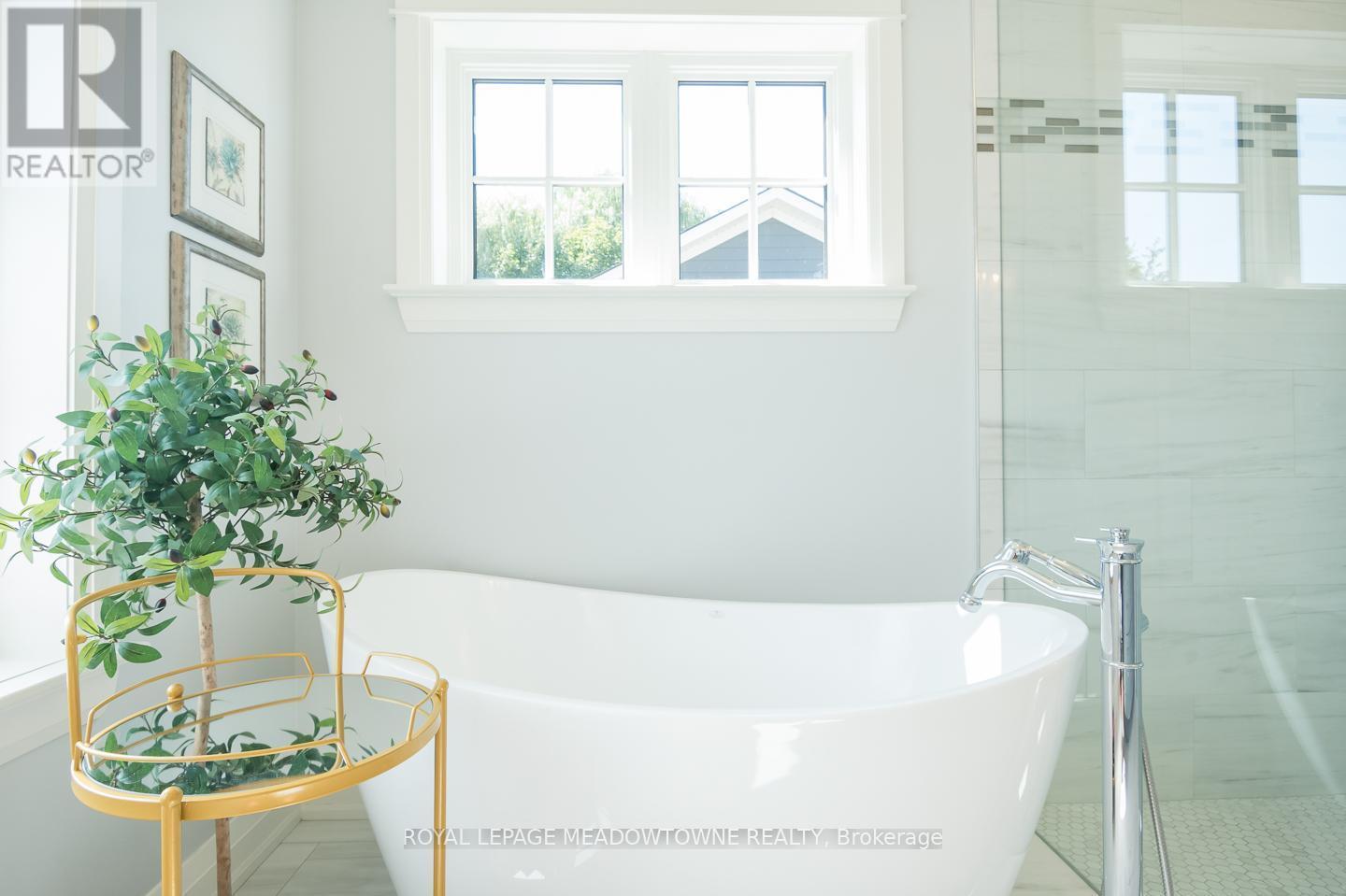 












29 BARTON STREET

,
Milton,




Ontario
L9T1C7

