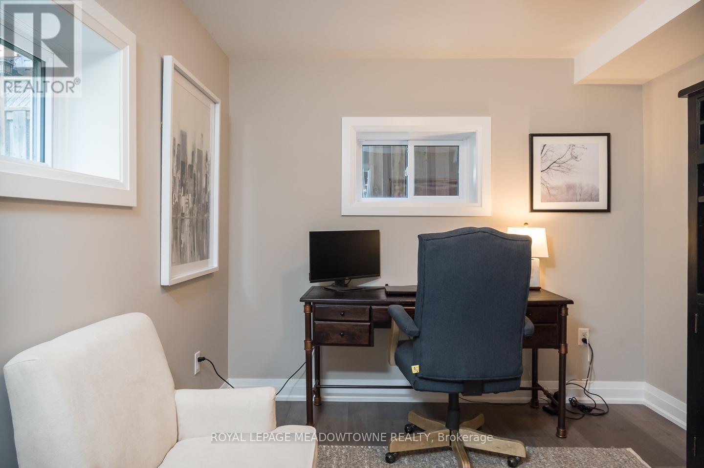 












29 BARTON STREET

,
Milton,




Ontario
L9T1C7

