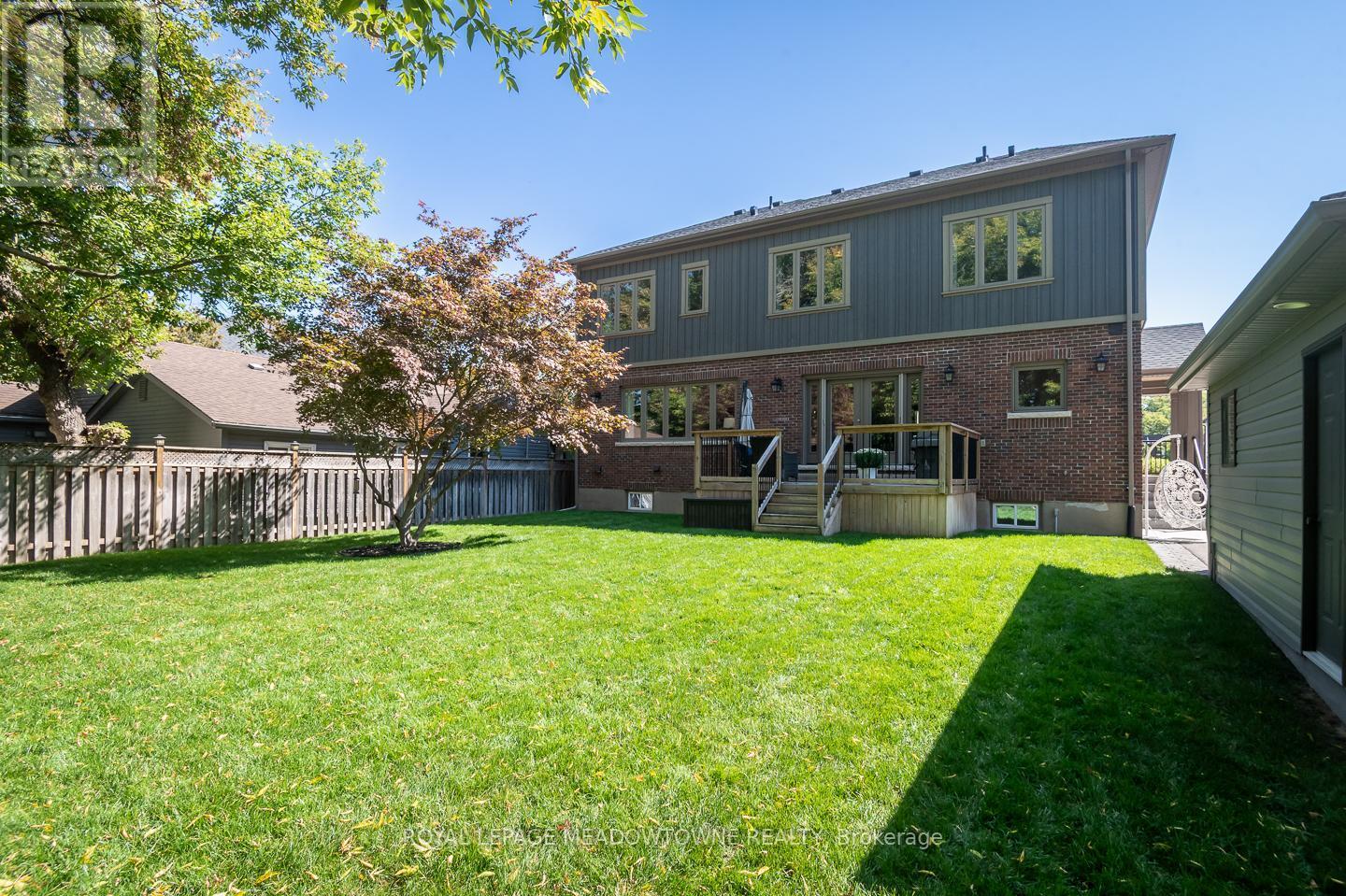 












29 BARTON STREET

,
Milton,




Ontario
L9T1C7

