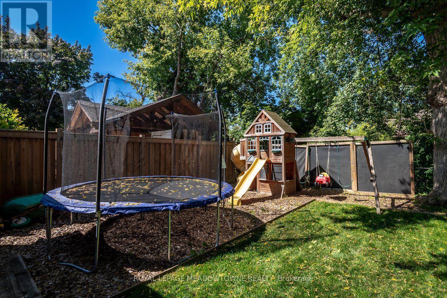 












29 BARTON STREET

,
Milton,




Ontario
L9T1C7

