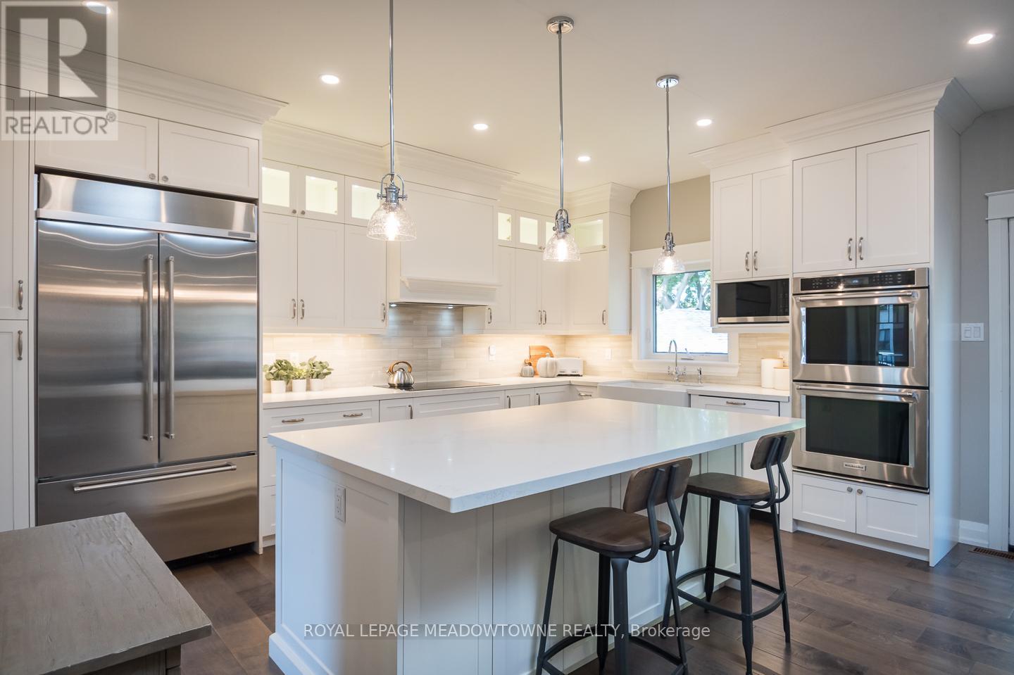 












29 BARTON STREET

,
Milton,




Ontario
L9T1C7

