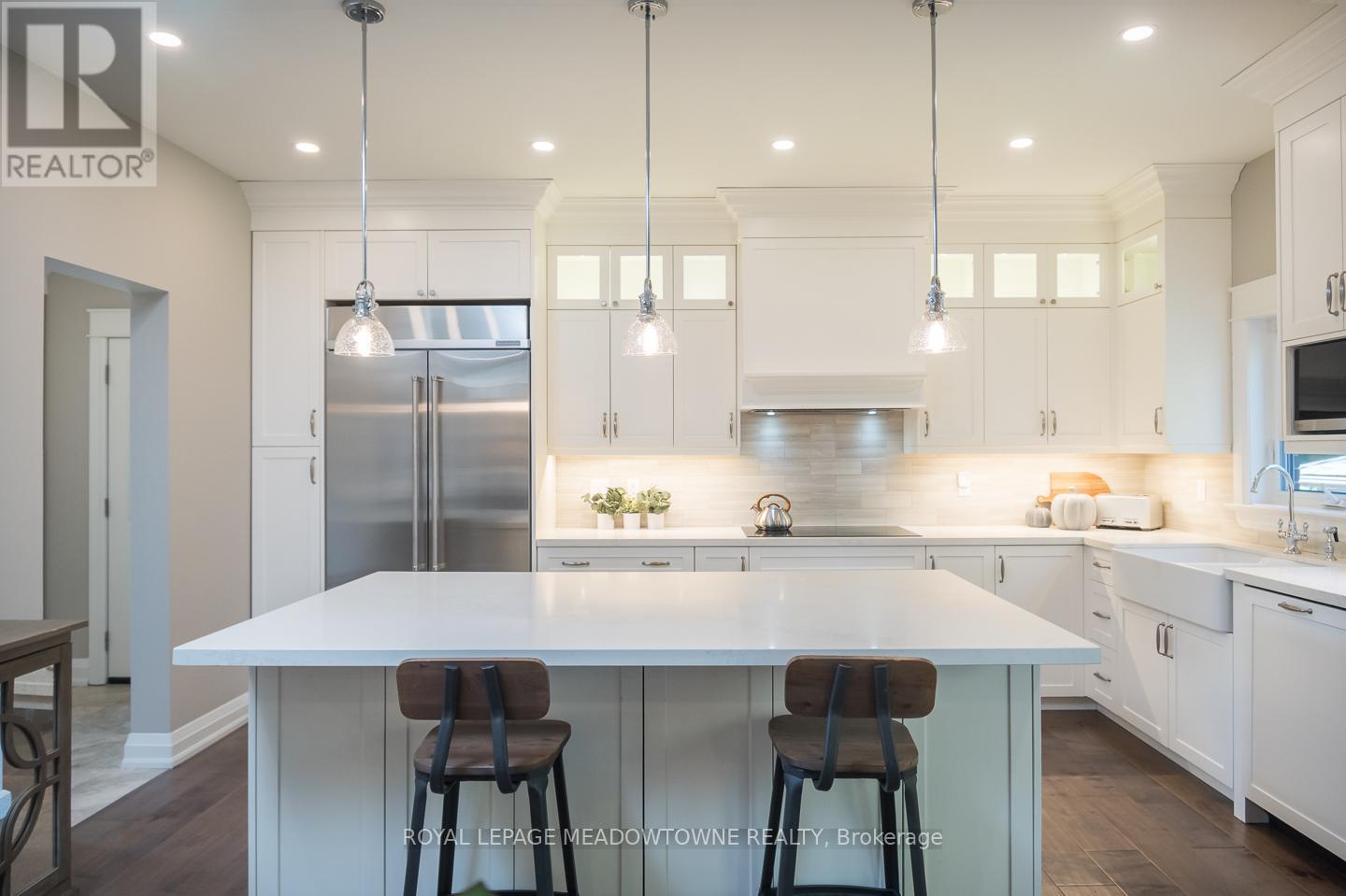 












29 BARTON STREET

,
Milton,




Ontario
L9T1C7

