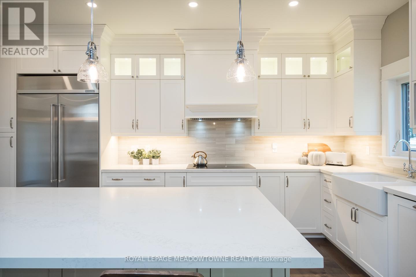 












29 BARTON STREET

,
Milton,




Ontario
L9T1C7

