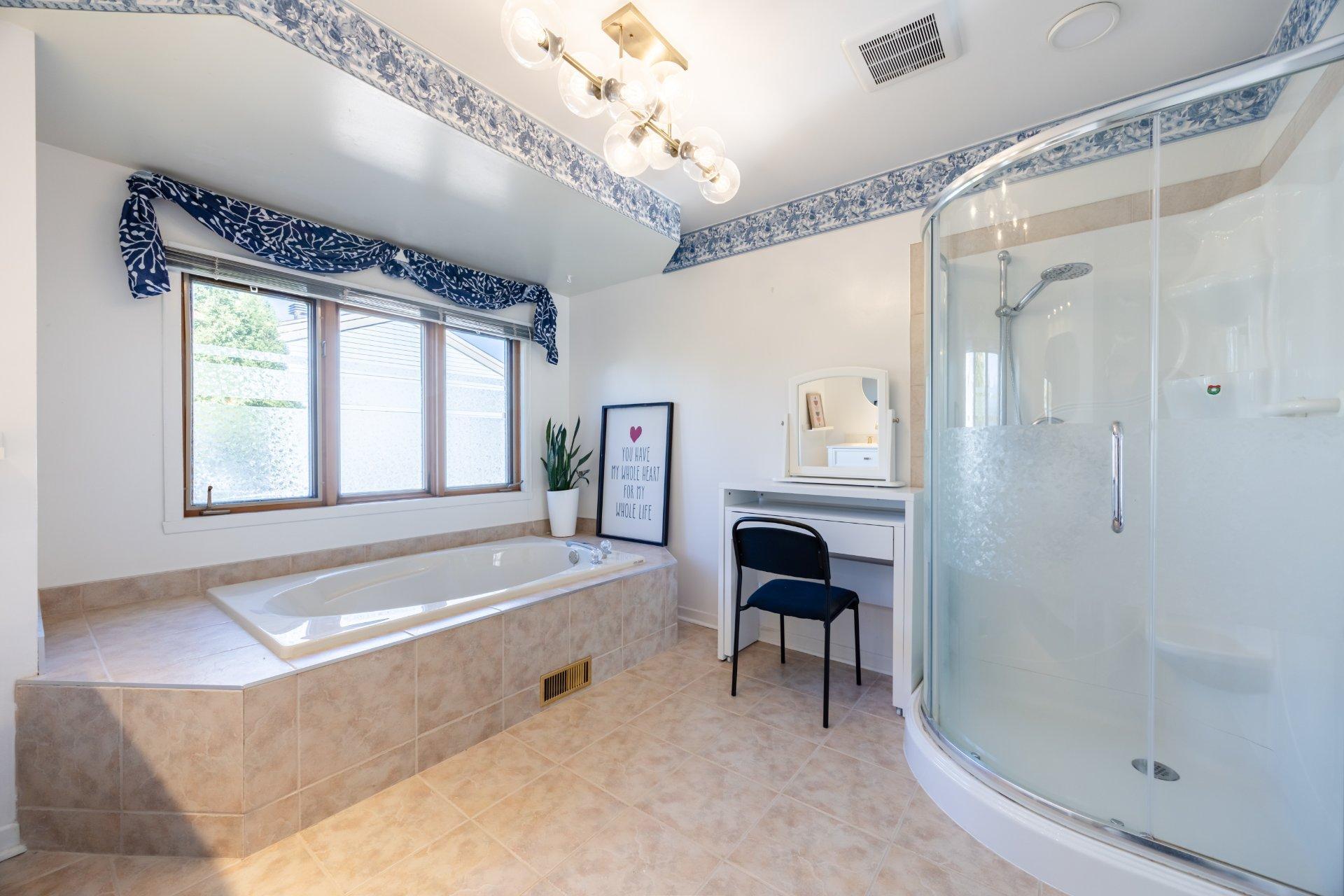 









1


Crois. Raspberry

,
Beaconsfield,




QC
H9W6C9

