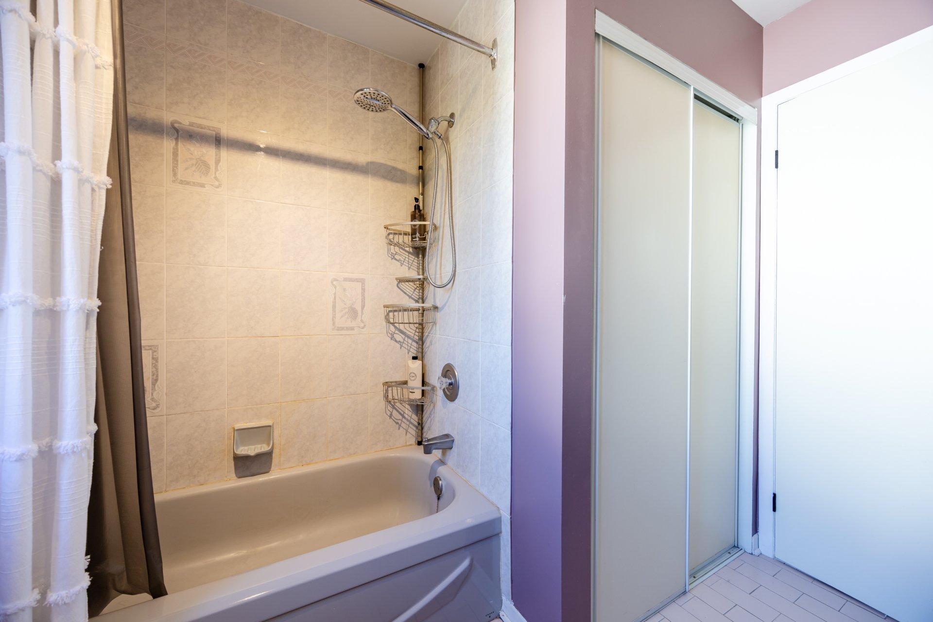 









1


Crois. Raspberry

,
Beaconsfield,




QC
H9W6C9

