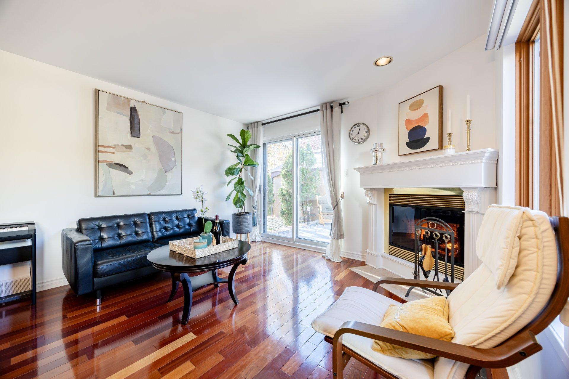 









1


Crois. Raspberry

,
Beaconsfield,




QC
H9W6C9

