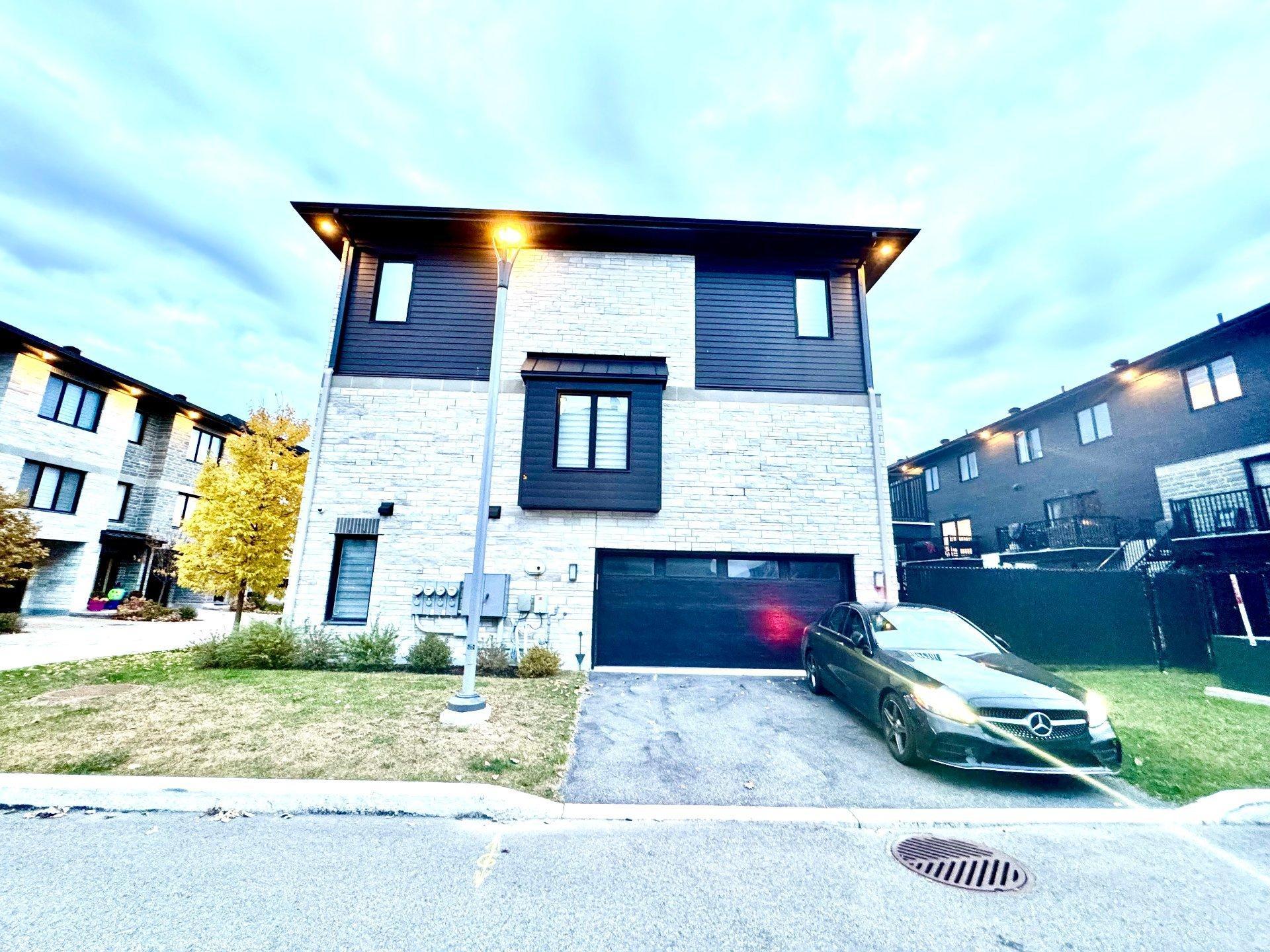 









1260


Rue Georges-Vézina

,
Vaudreuil-Dorion,




QC
J7V3E6


