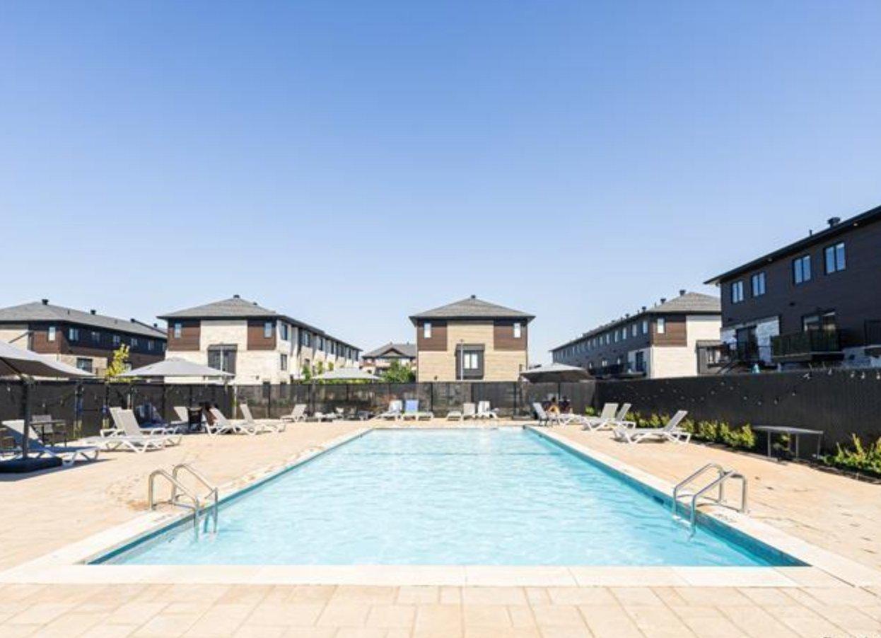 









1260


Rue Georges-Vézina

,
Vaudreuil-Dorion,




QC
J7V3E6

