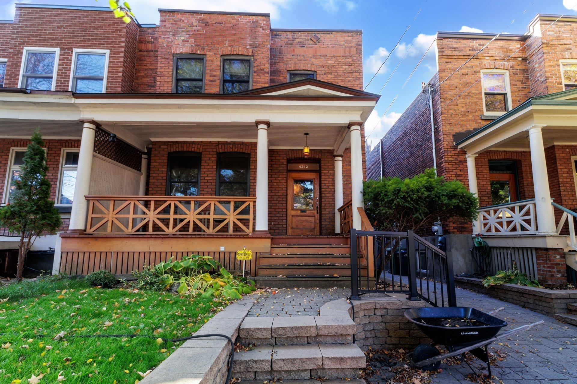 









4242


Av. Beaconsfield

,
Montréal (Côte-des-Neiges/Notre-Dame-de-Grâce),




QC
H4A2H3

