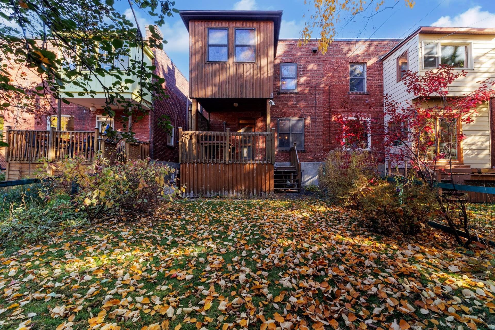 









4242


Av. Beaconsfield

,
Montréal (Côte-des-Neiges/Notre-Dame-de-Grâce),




QC
H4A2H3

