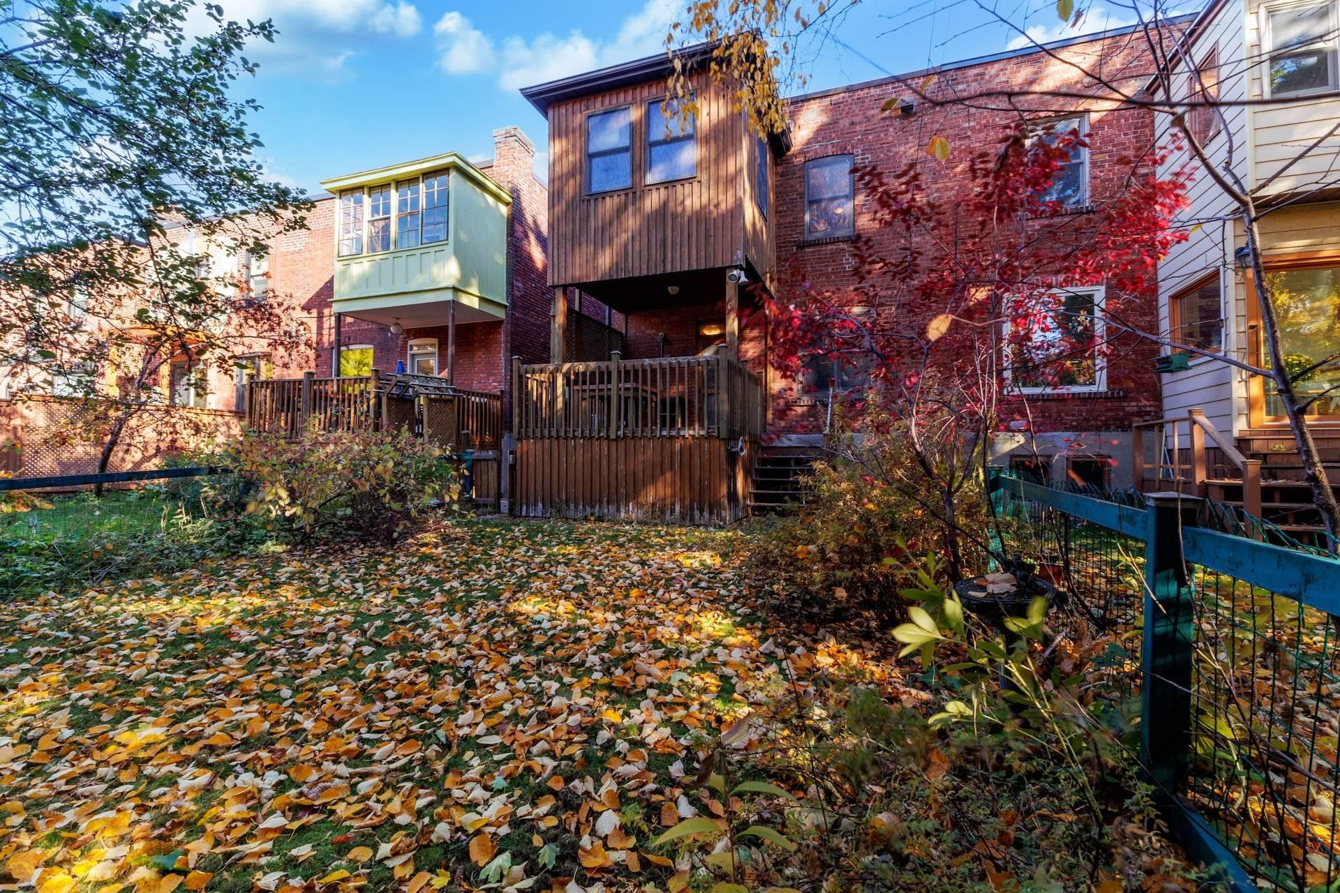 









4242


Av. Beaconsfield

,
Montréal (Côte-des-Neiges/Notre-Dame-de-Grâce),




QC
H4A2H3

