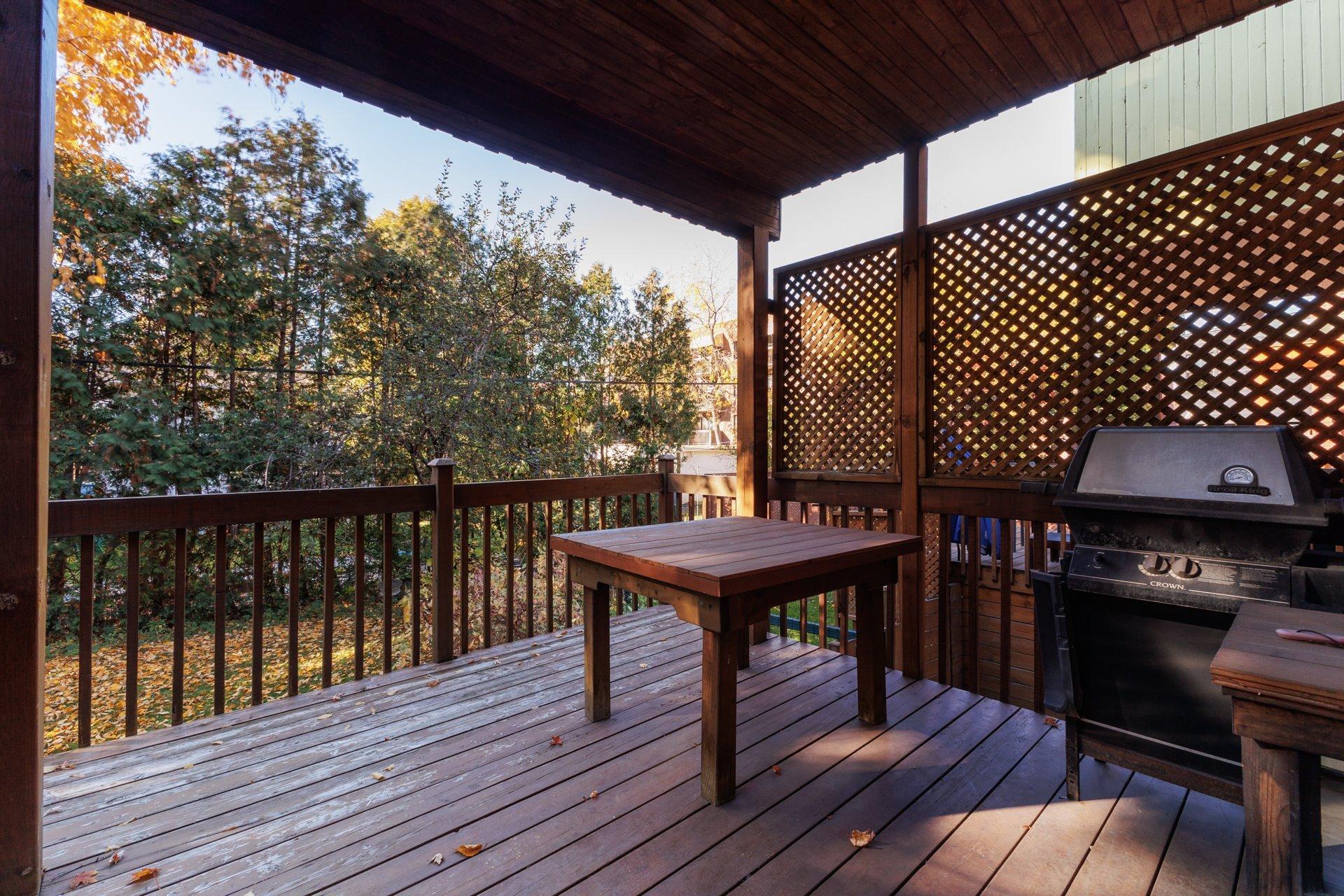 









4242


Av. Beaconsfield

,
Montréal (Côte-des-Neiges/Notre-Dame-de-Grâce),




QC
H4A2H3

