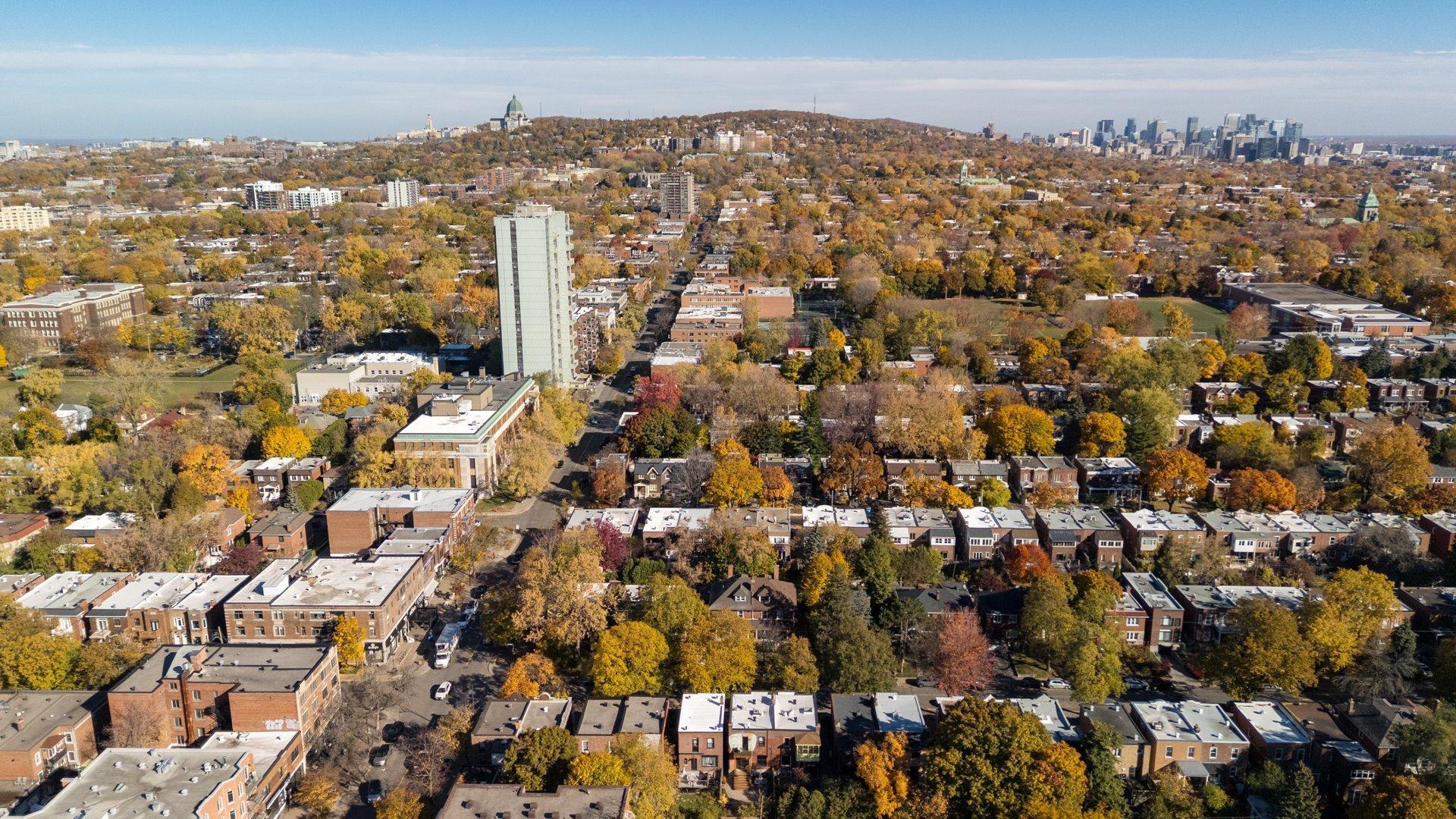 









4242


Av. Beaconsfield

,
Montréal (Côte-des-Neiges/Notre-Dame-de-Grâce),




QC
H4A2H3

