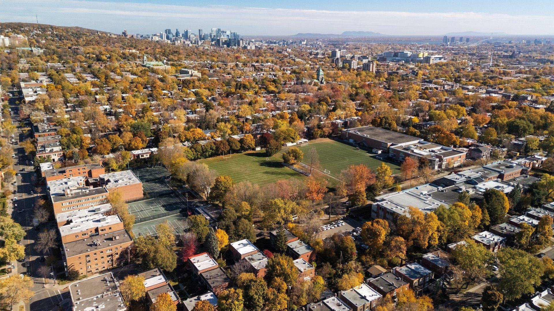 









4242


Av. Beaconsfield

,
Montréal (Côte-des-Neiges/Notre-Dame-de-Grâce),




QC
H4A2H3

