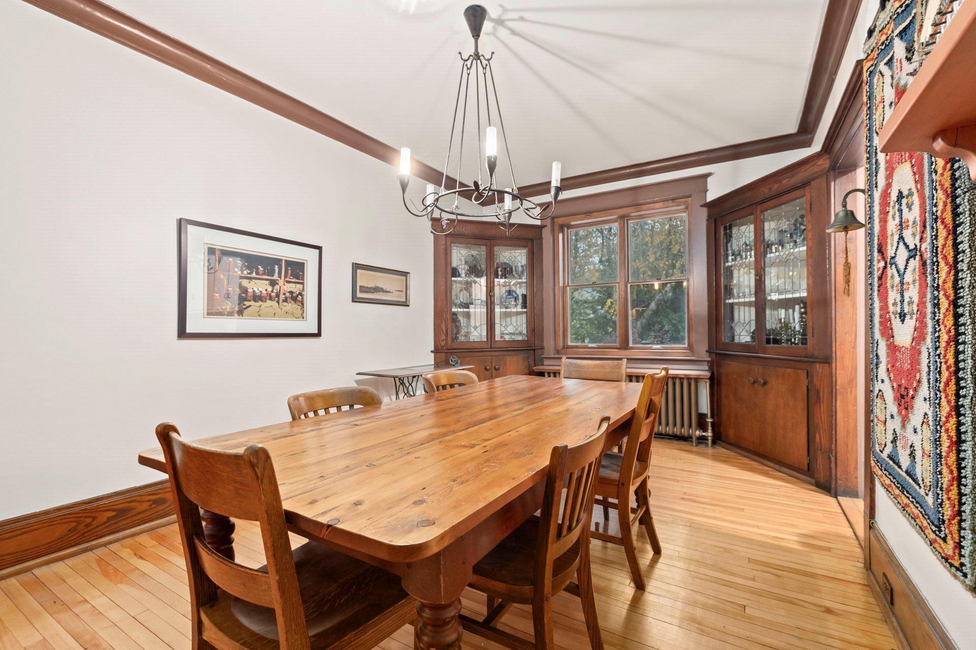 









4242


Av. Beaconsfield

,
Montréal (Côte-des-Neiges/Notre-Dame-de-Grâce),




QC
H4A2H3

