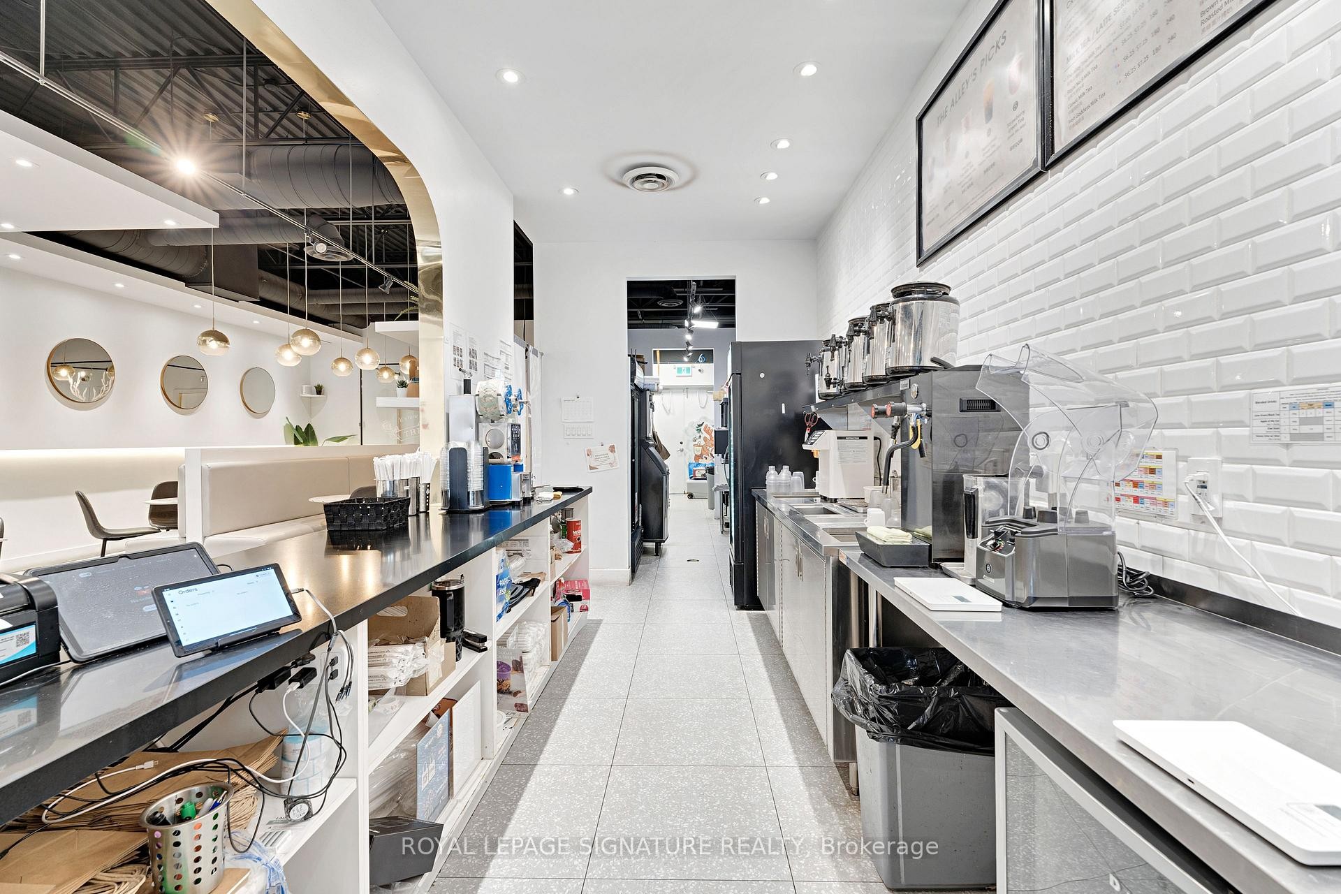 









10025


Hurontario

Street, 3,
Brampton,




ON
L6Z 0E6

