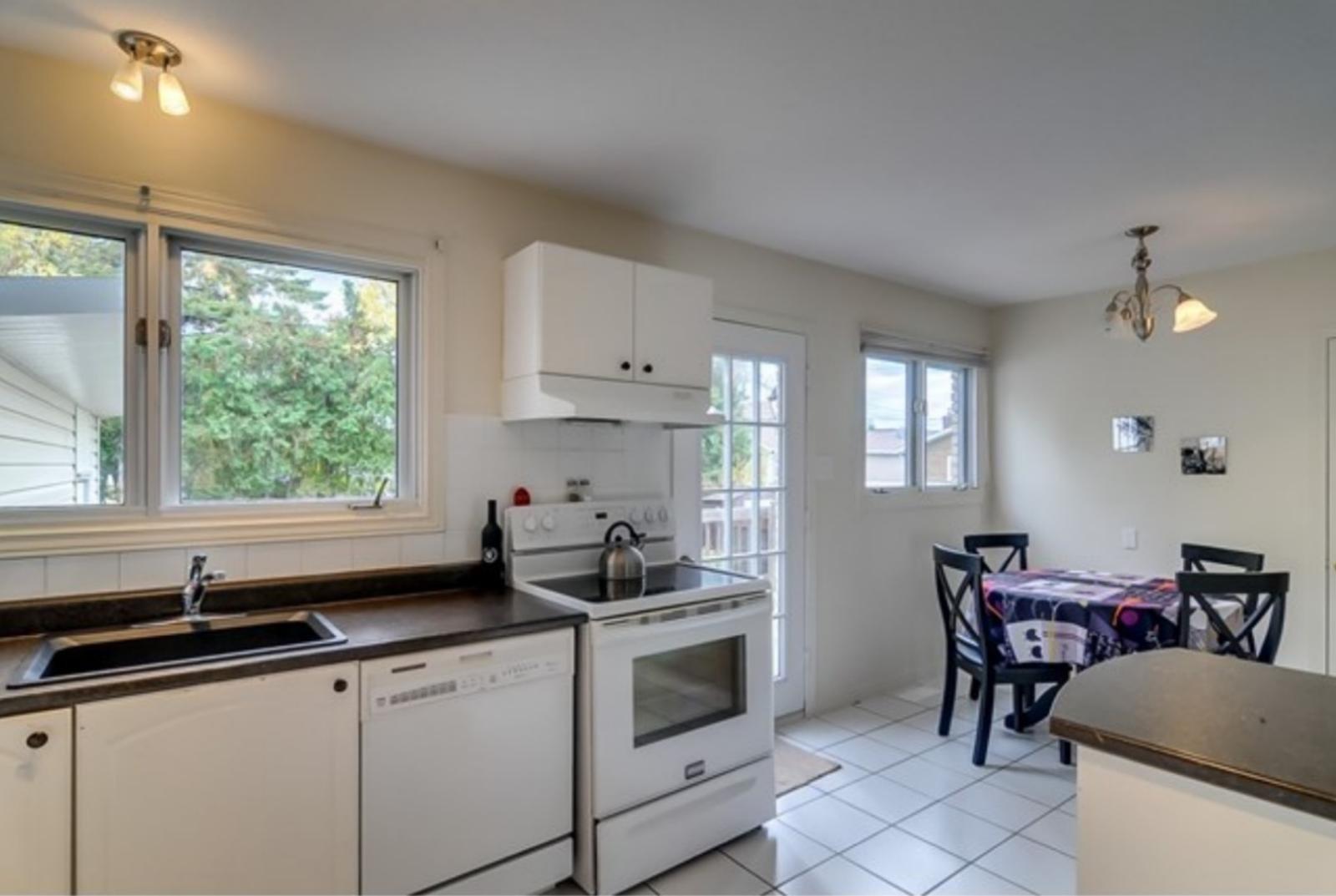 









372


Rue de Pointe-Gatineau

,
Gatineau (Gatineau),




QC
J8T2C1

