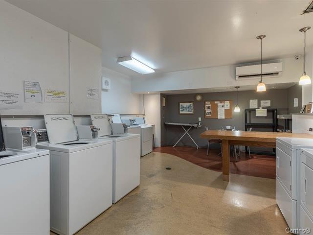 









295


Boul. St-Joseph

, 1404,
Gatineau (Hull),




QC
J8Y3Y5

