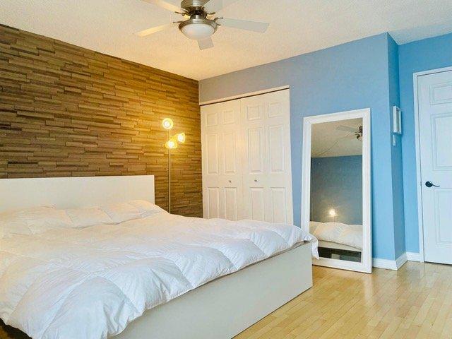 









295


Boul. St-Joseph

, 1404,
Gatineau (Hull),




QC
J8Y3Y5

