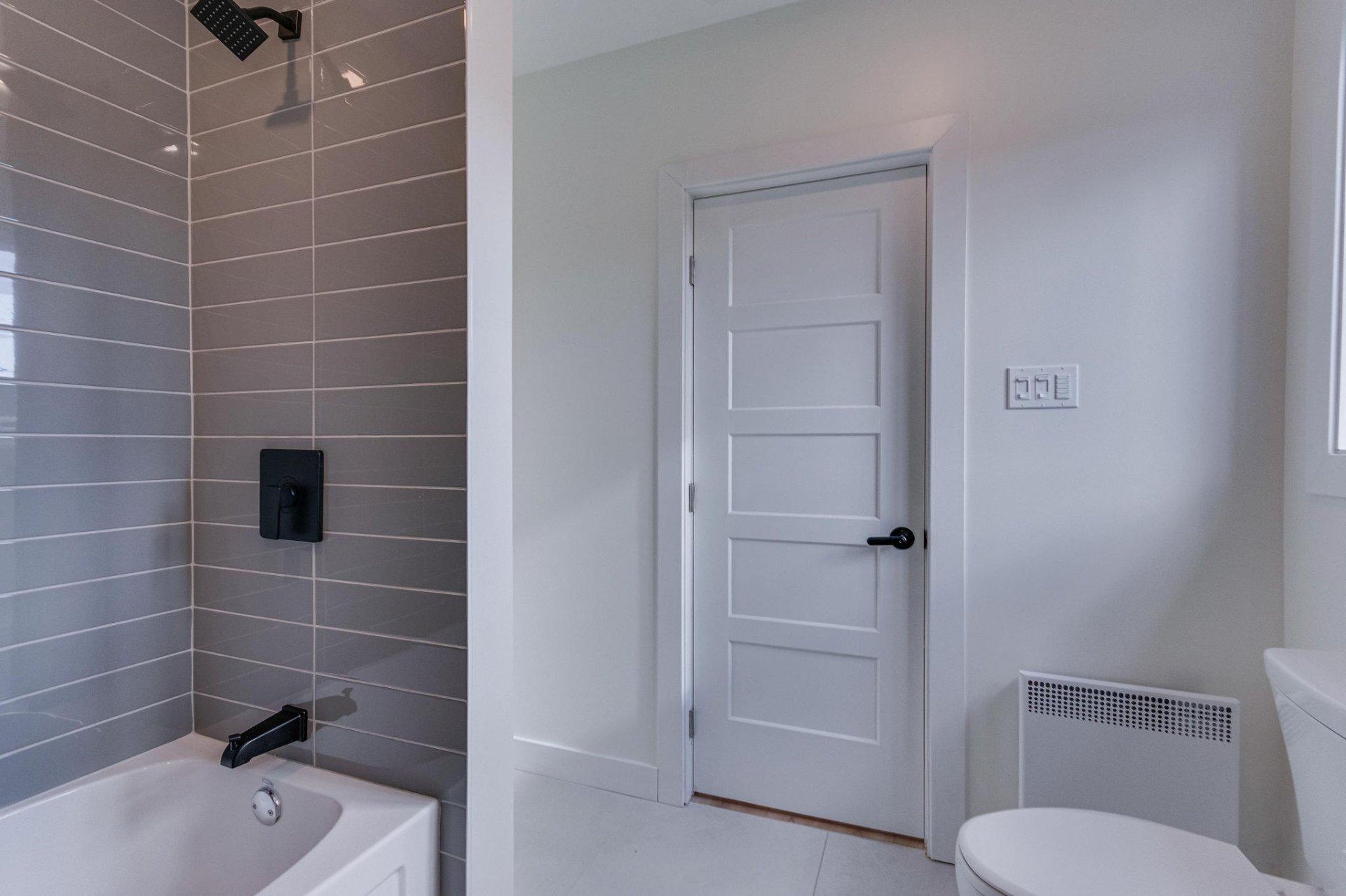 









61


Rue Booth

,
Gatineau (Hull),




QC
J8Y3G9

