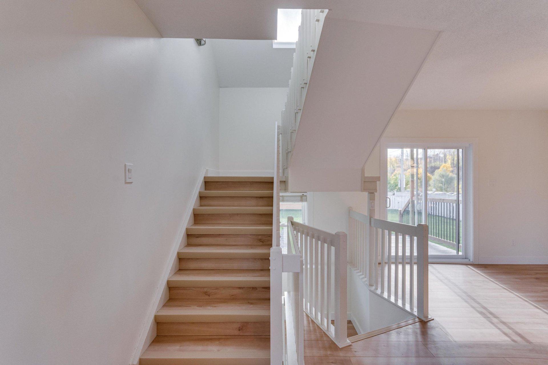 









61


Rue Booth

,
Gatineau (Hull),




QC
J8Y3G9

