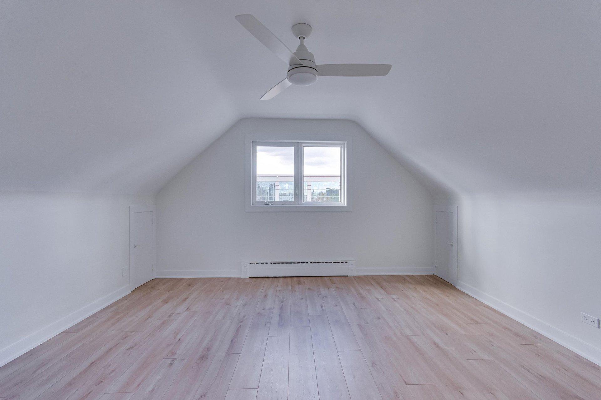 









61


Rue Booth

,
Gatineau (Hull),




QC
J8Y3G9

