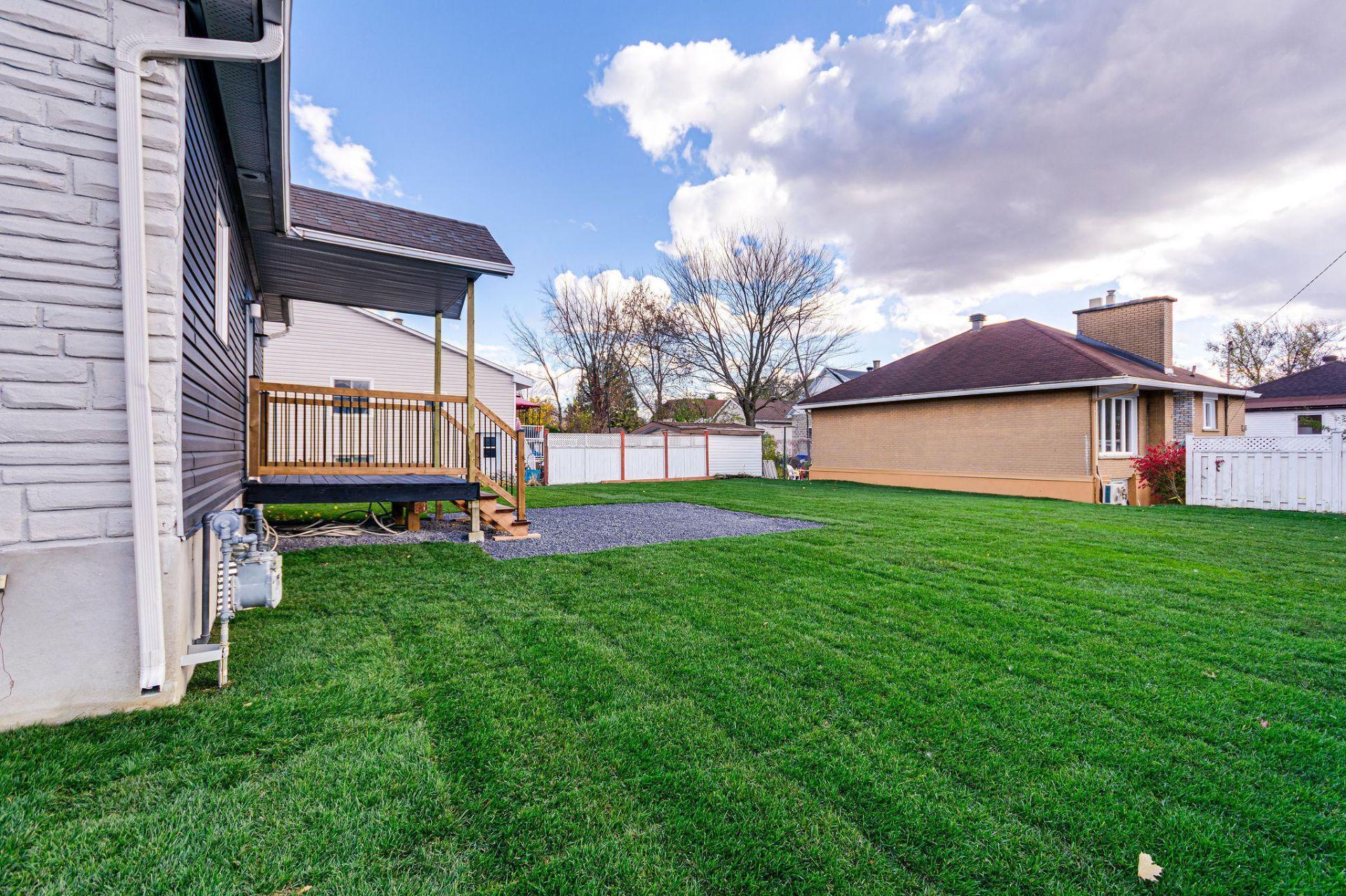 









61


Rue Booth

,
Gatineau (Hull),




QC
J8Y3G9

