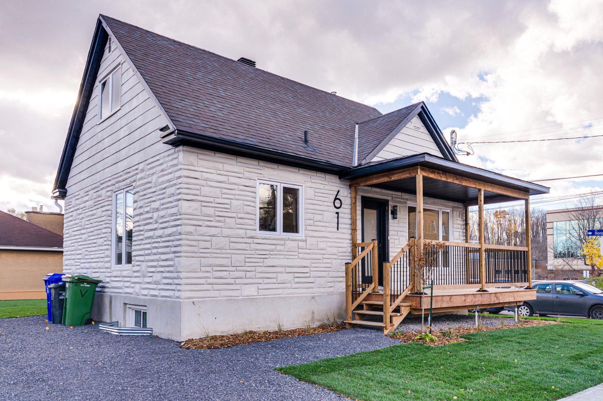 









61


Rue Booth

,
Gatineau (Hull),




QC
J8Y3G9

