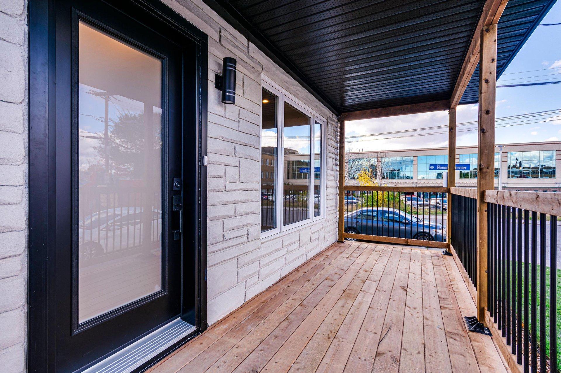 









61


Rue Booth

,
Gatineau (Hull),




QC
J8Y3G9

