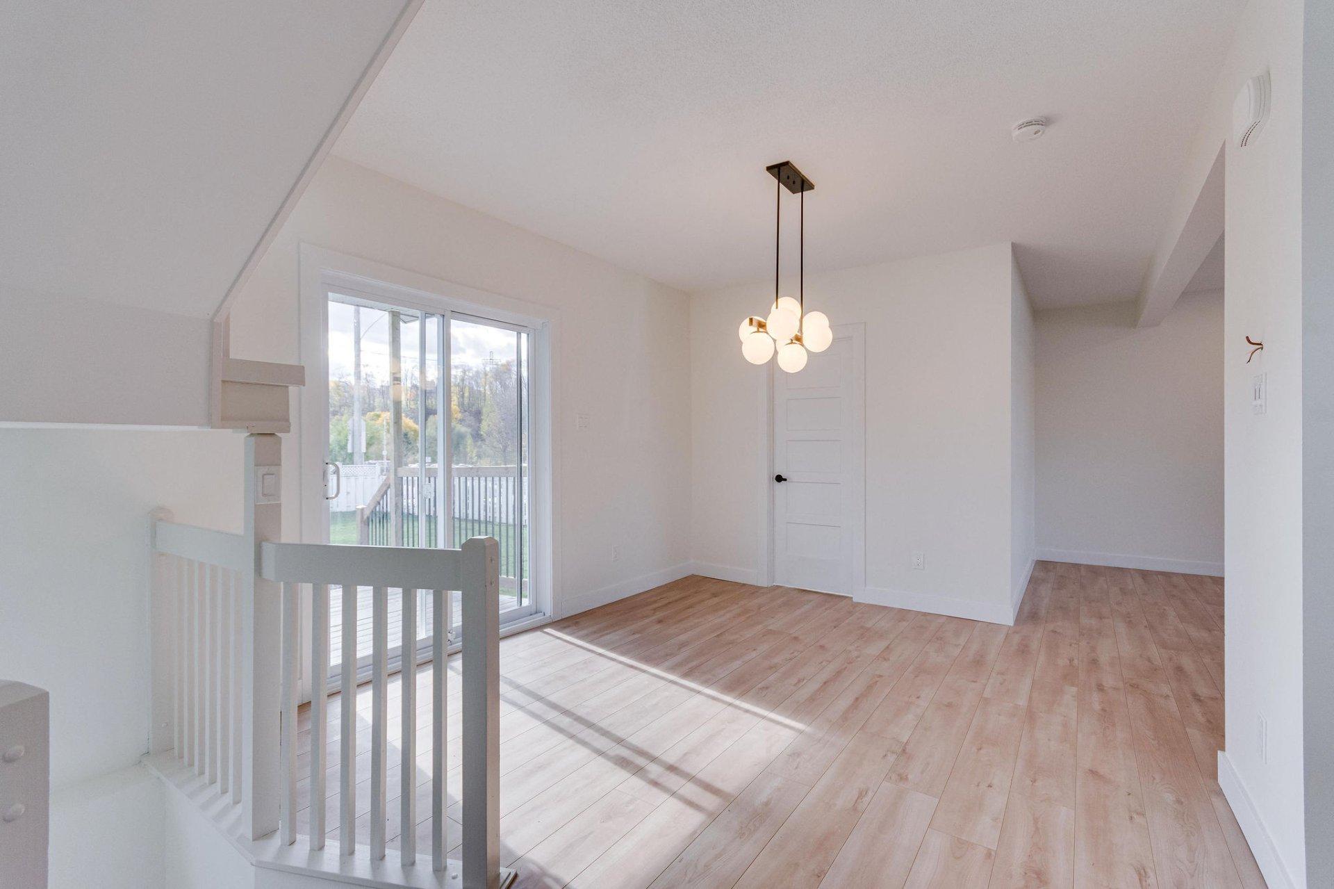 









61


Rue Booth

,
Gatineau (Hull),




QC
J8Y3G9

