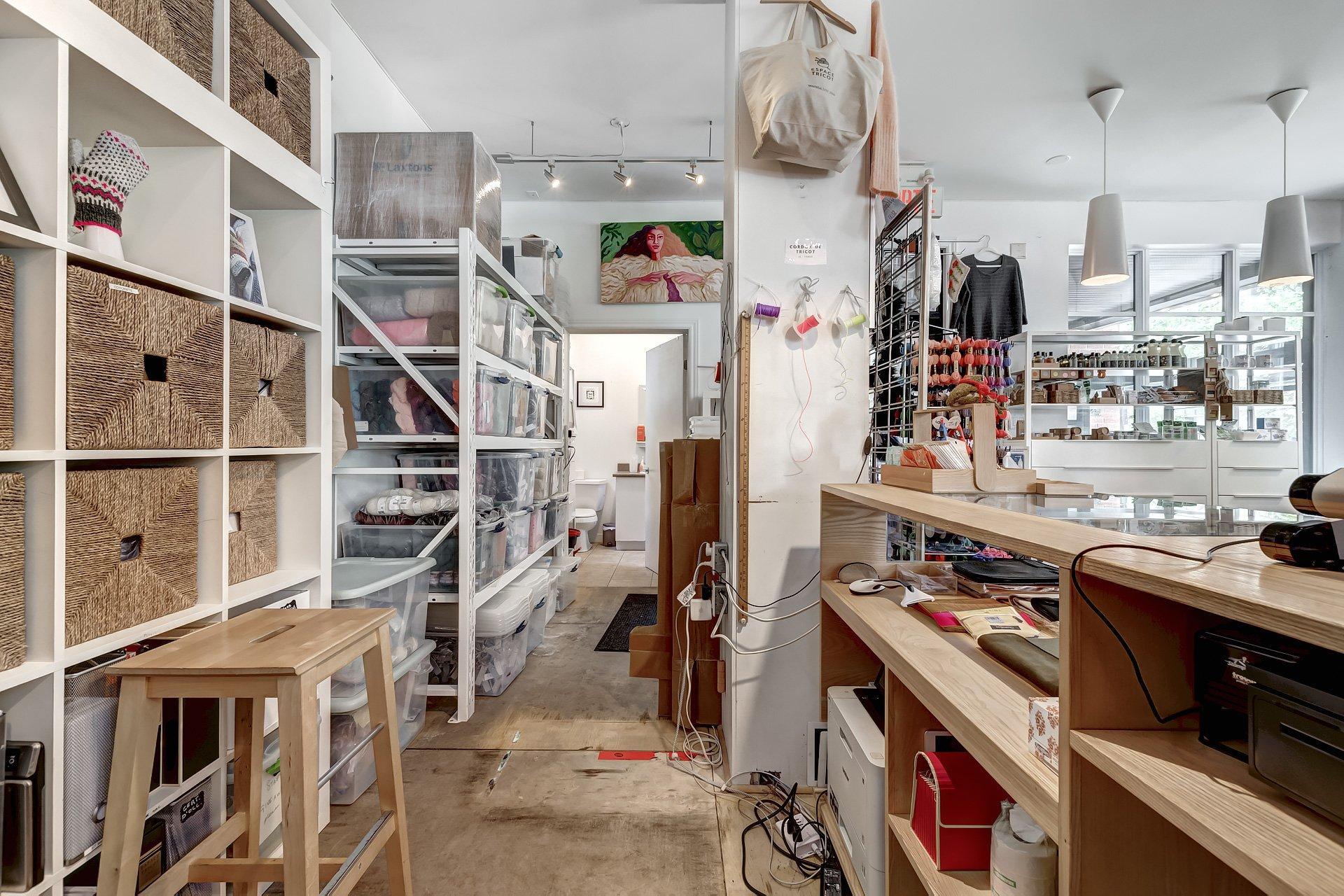 









6050


Av. de Monkland

,
Montréal (Côte-des-Neiges/Notre-Dame-de-Grâce),




QC
H4A1H2

